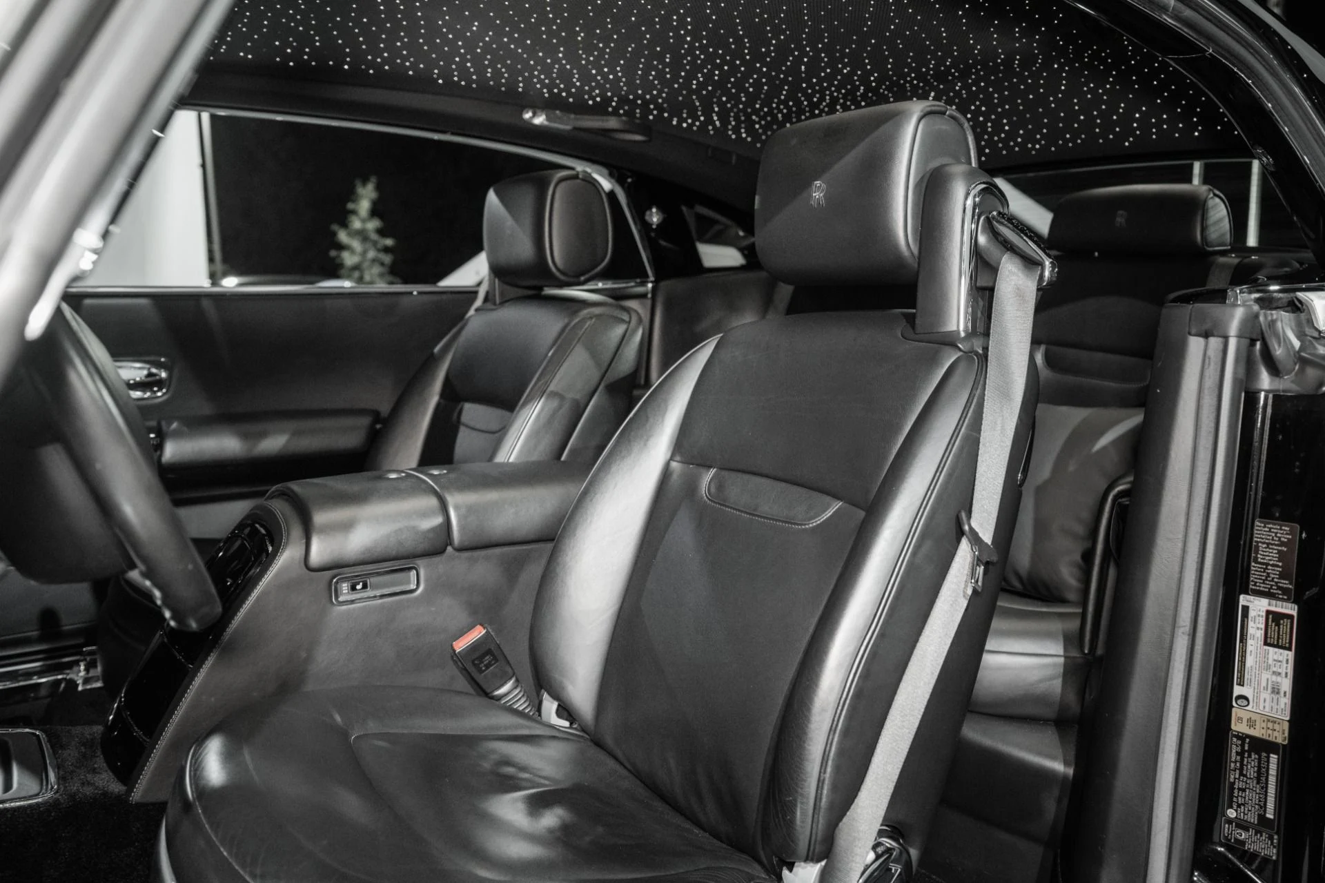 mph016_3555967551_Used_2010_Rolls_Royce_Phantom_Coupe_1760972389_e1bfc6a7e8