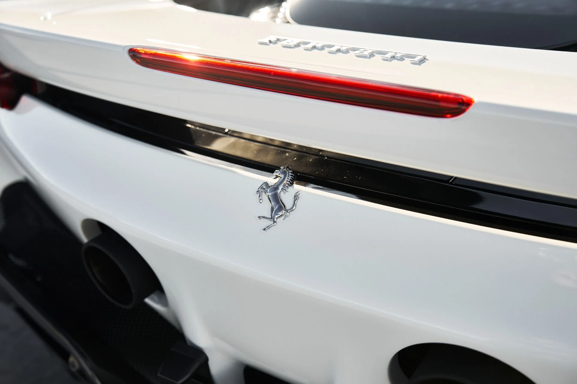 mph016_3557092075_Used_2023_Ferrari_SF_90_Stradale_Base_1762650935_b9a549ea15