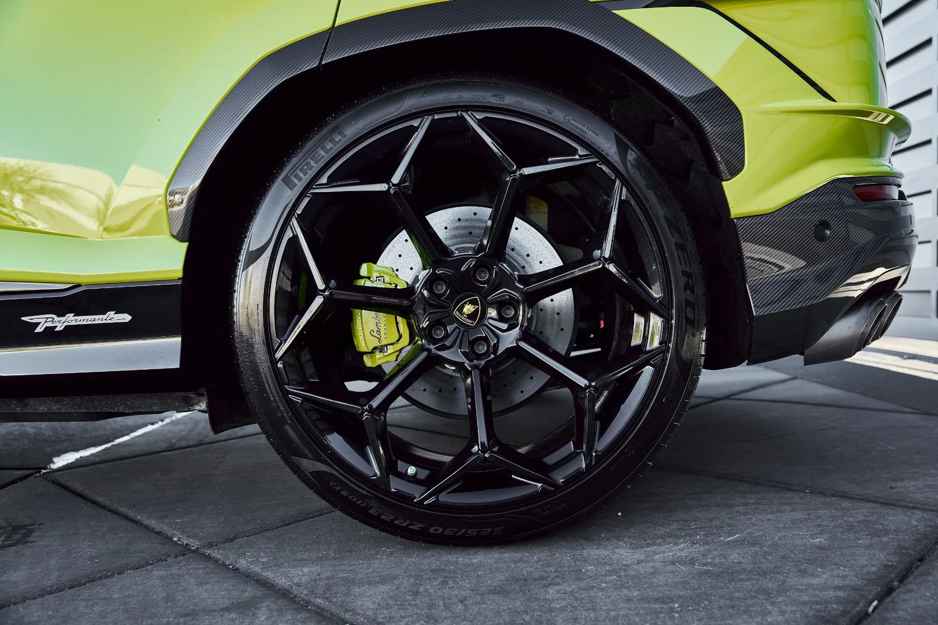 mph016_355745759_Used_2024_Lamborghini_Urus_Performante_1771724615_419d8a3147