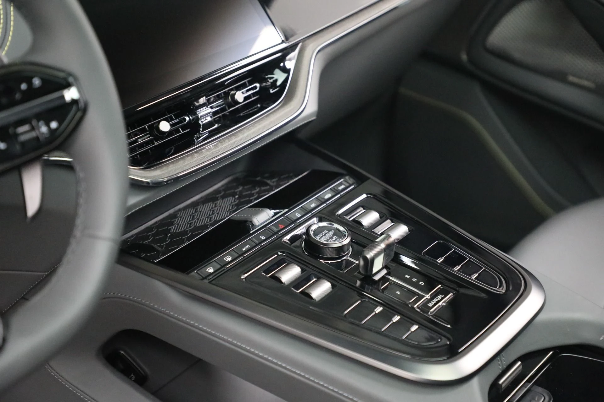 mph016_3560518296_Used_2025_Aston_Martin_DBX_707_707_13a98f02ab