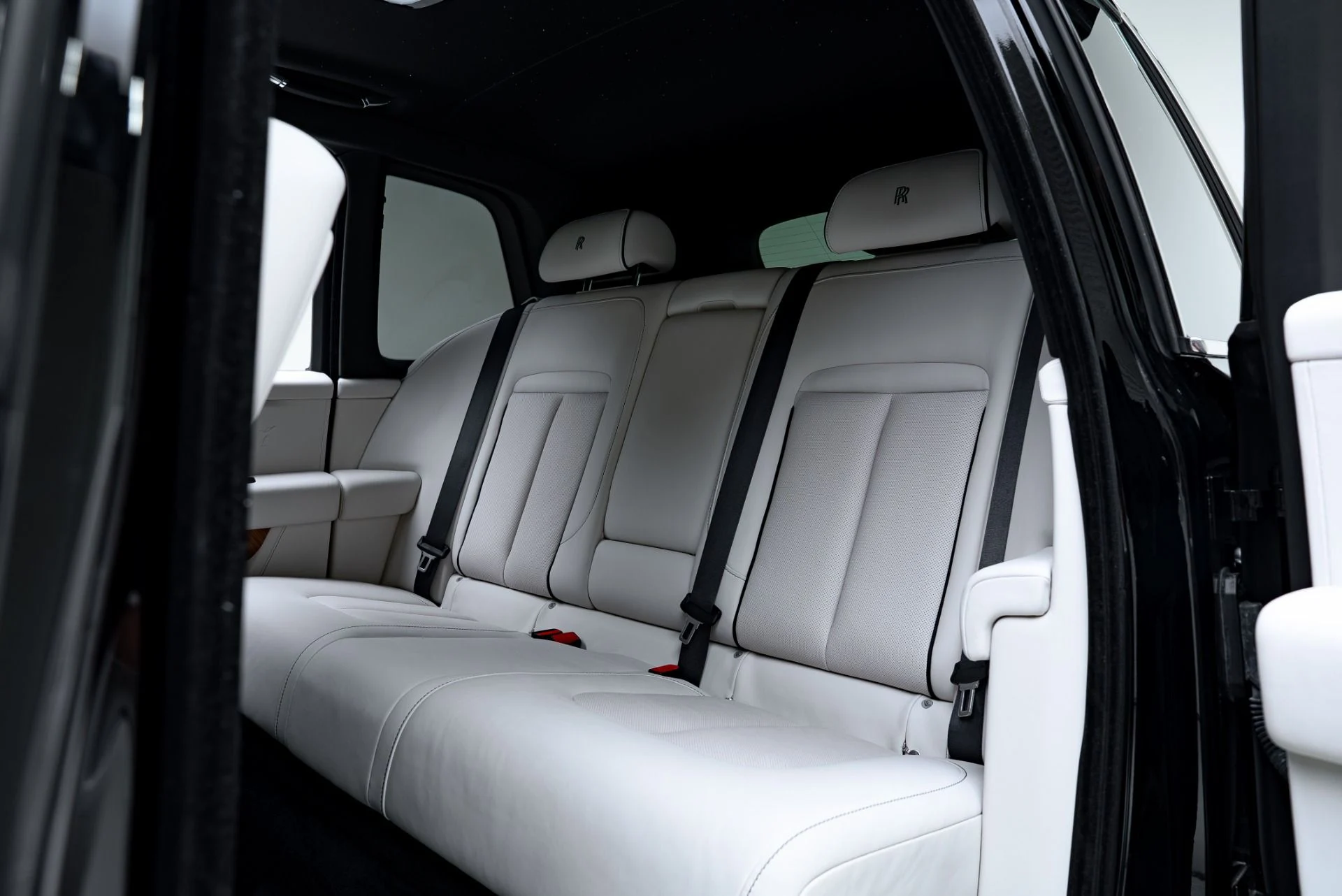 mph016_3564854434_Used_2023_Rolls_Royce_Cullinan_1777310585_c093dc48b8