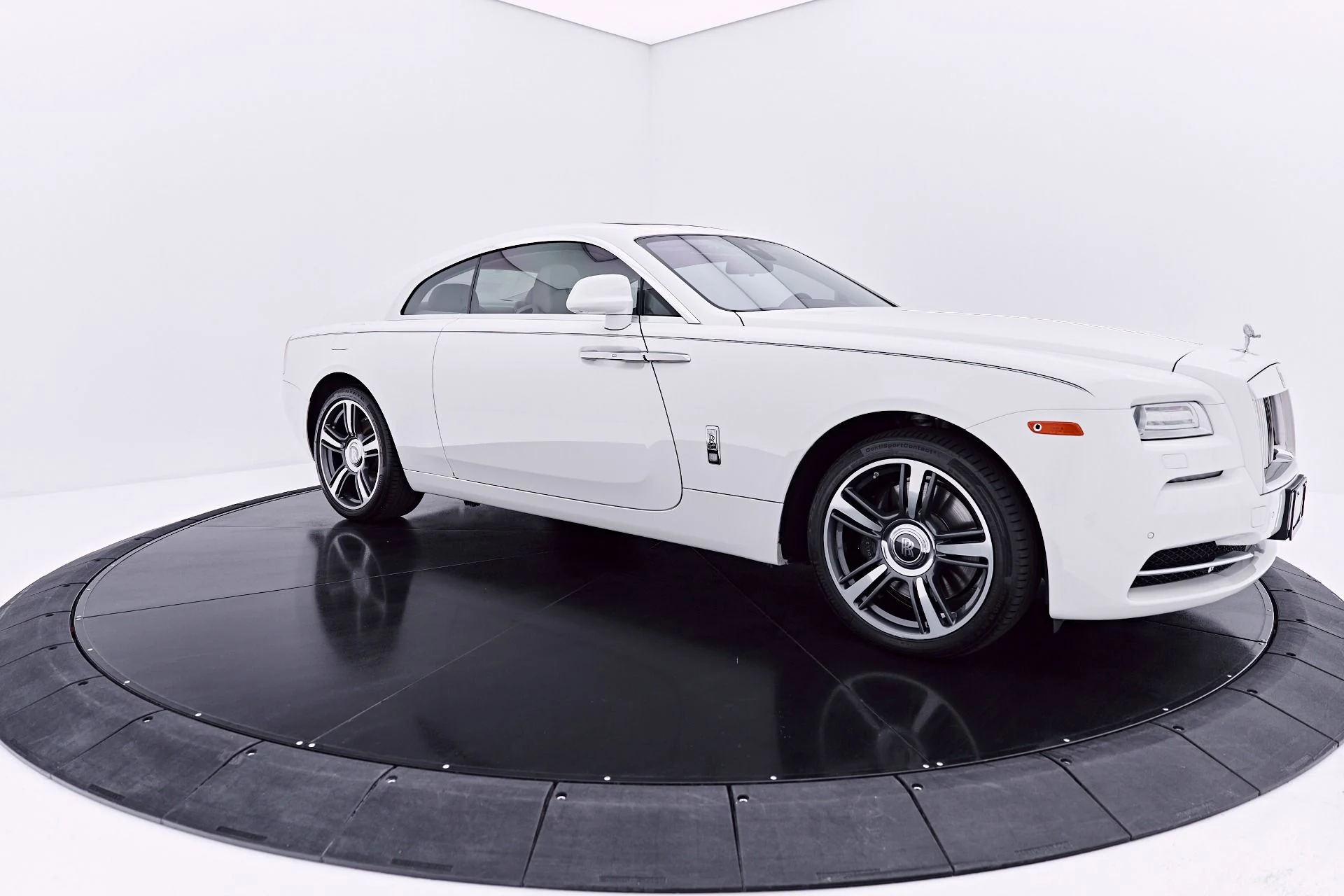 mph016_3567506407_Used_2014_Rolls_Royce_Wraith_Base_1782842385_f9d7f3deae