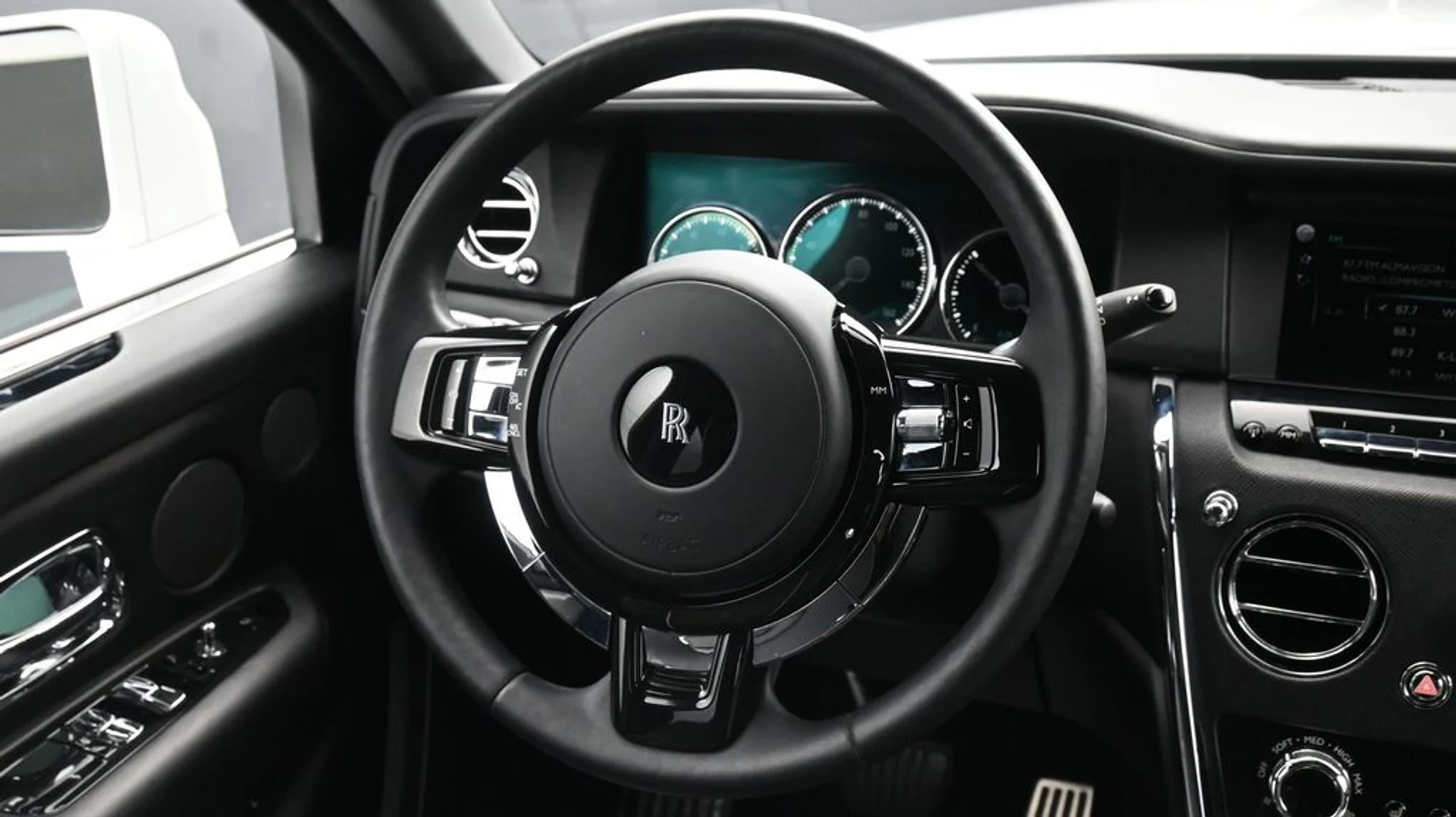 mph016_357455973_2cc21d022c81146d858c981217a632f1x_71ba88712d