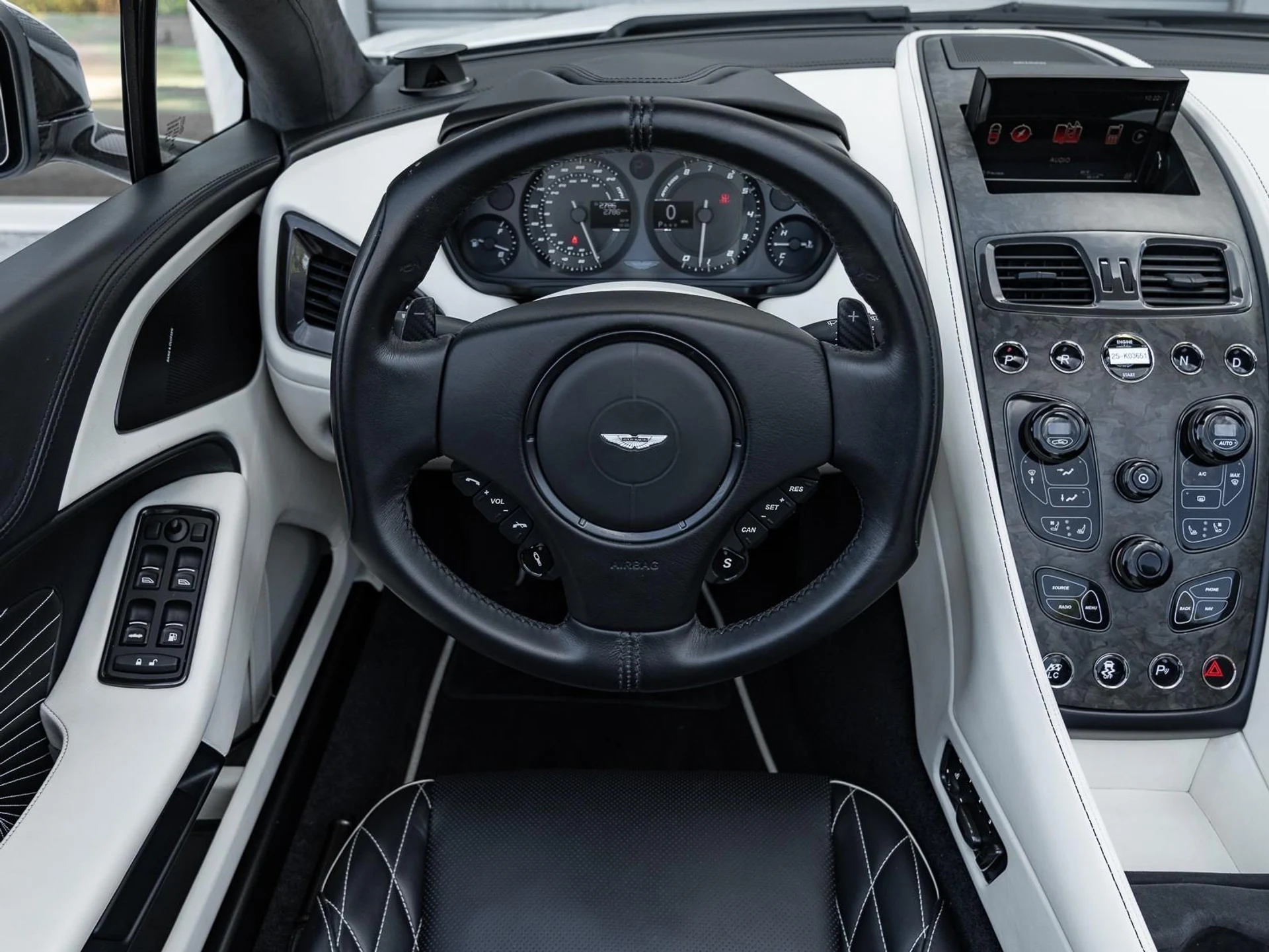 mph016_3577024642_Used_2018_Aston_Martin_Vanquish_S_1759353652_631e5a0639