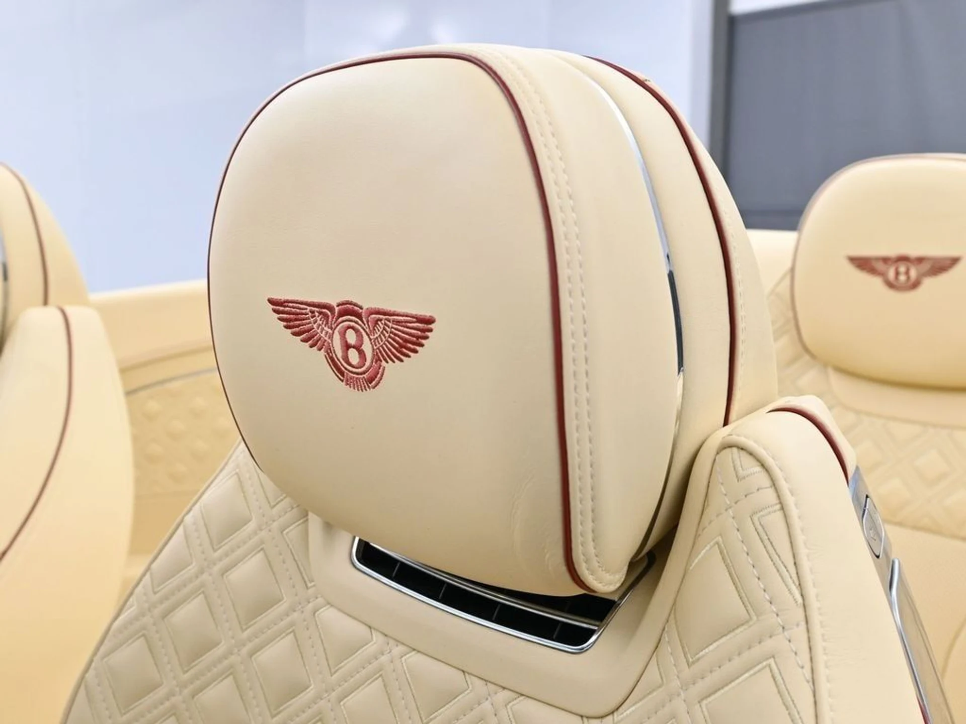 mph016_359596789_2991addb39c559959a9db7fe3b91ef05x_a9e48e55a2