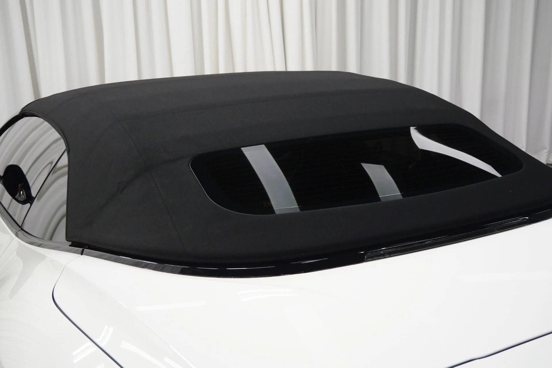 mph016_3602925457_Used_2019_Aston_Martin_DB_11_Volante_Gloss_Black_Bodypack_Heated_and_Ventilated_Seats_1764691005_98c4537947