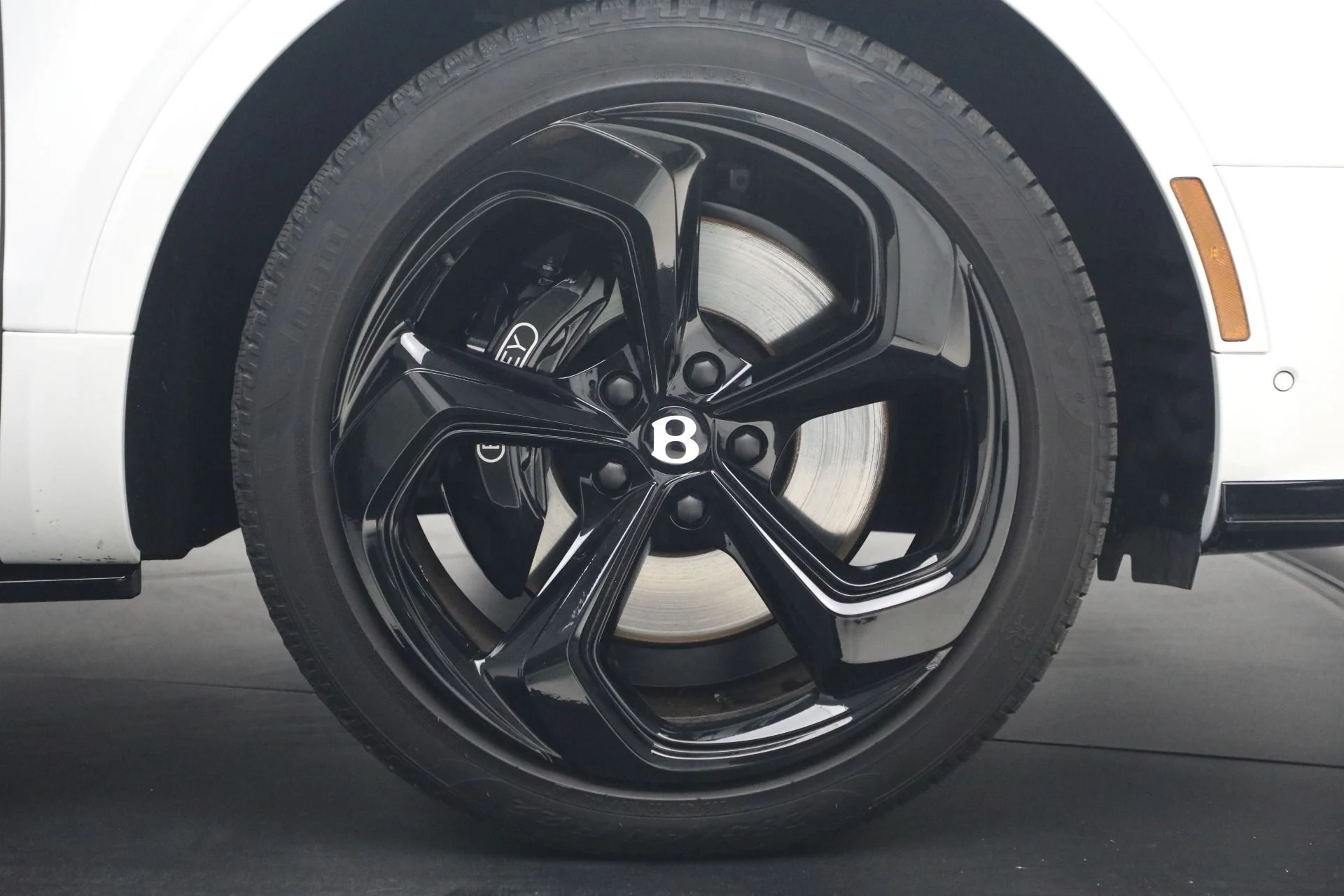 mph016_3604209028_Used_2023_Bentley_Bentayga_S_V8_1775660761_de9efb1982