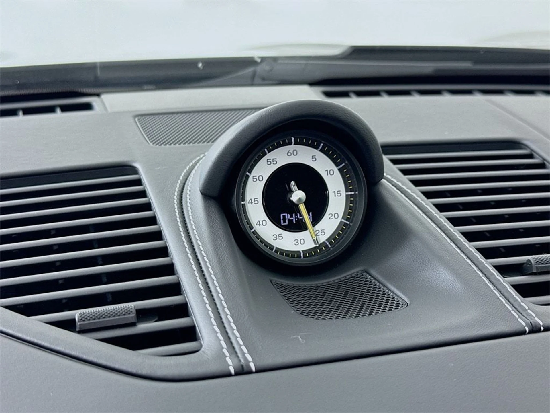 mph016_3604927502_4f4bca30359ca61bc504e87640dc895ex_d537d4fccc