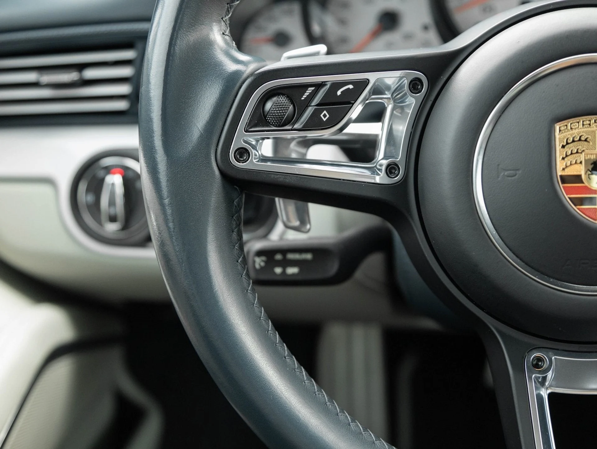 mph016_3606340312_17_20dd9019a9