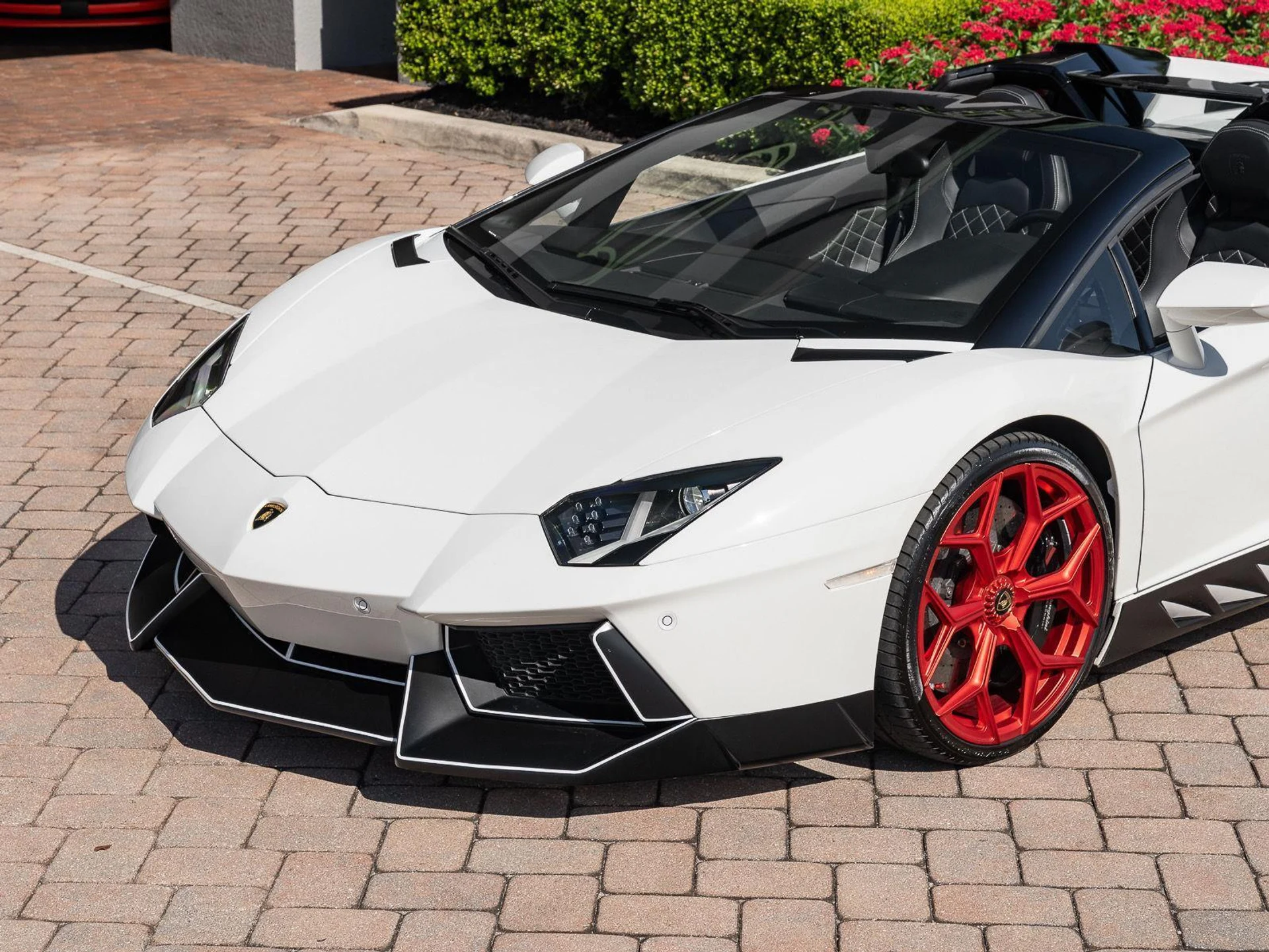 mph016_3612811343_Used_2016_Lamborghini_Aventador_LP_700_4_1777082795_6b9cc68d52