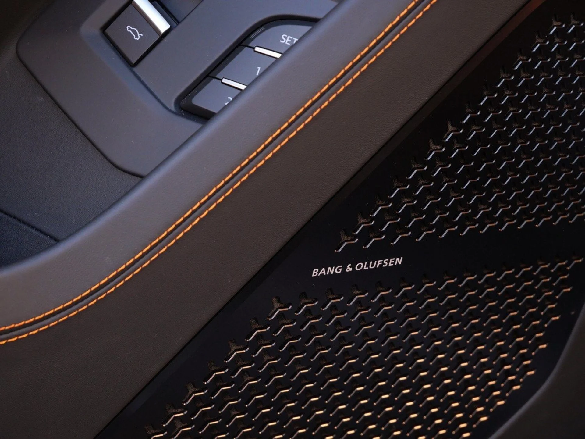 mph016_3614106108_5bc52937d500a82a5322c20e4cb34783x_3b1e21da58