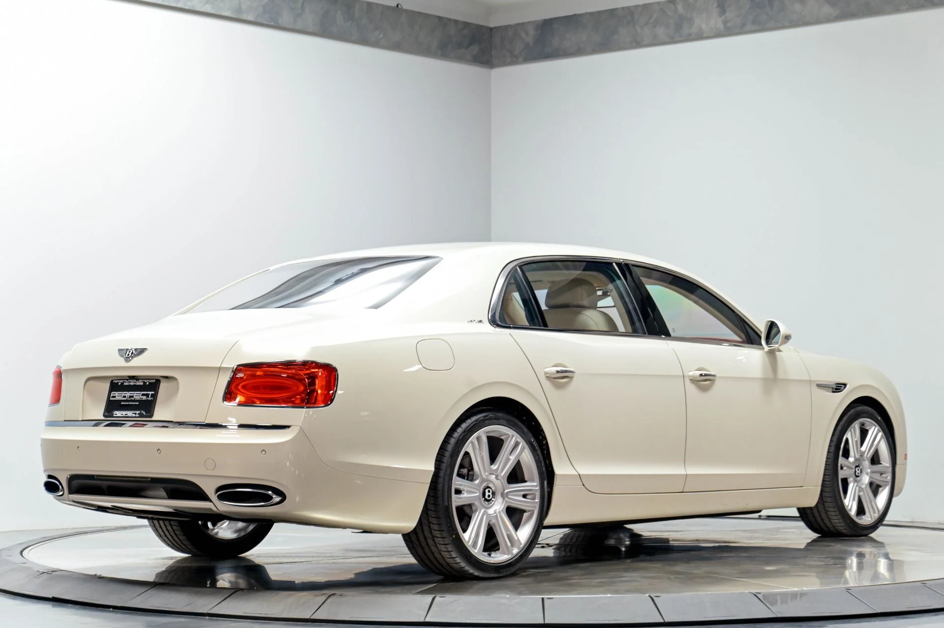 mph016_3618345759_Used_2016_Bentley_Flying_Spur_W12_1781280982_803a642533