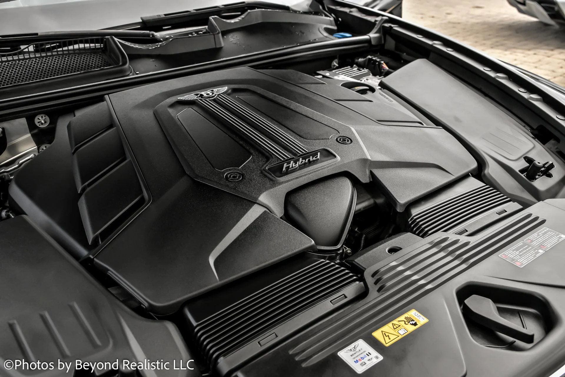 mph016_3619849957_Used_2024_Bentley_Bentayga_Hybrid_1759997525_d5703750b2