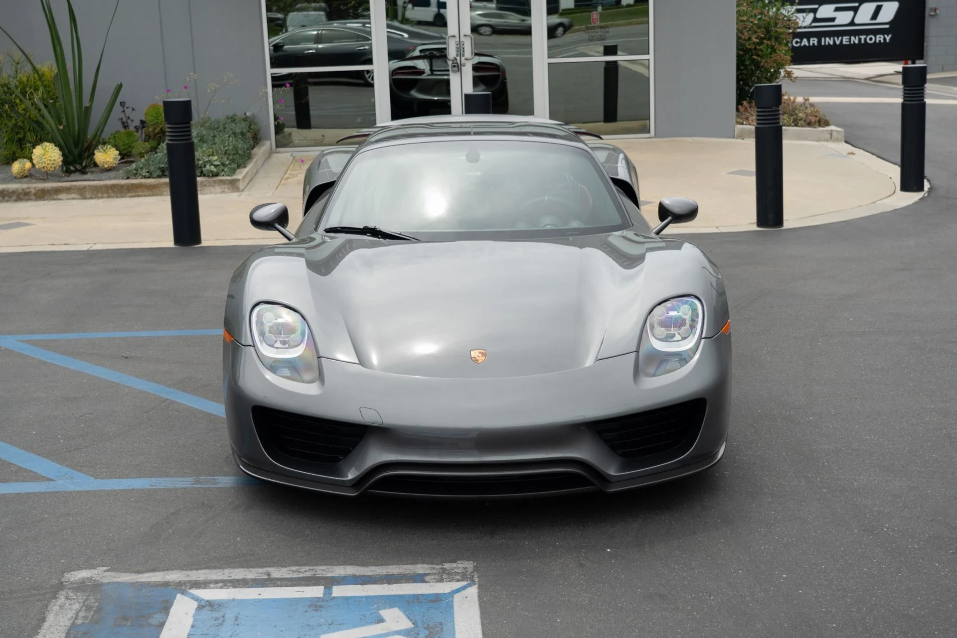 mph016_3621675134_Used_2015_Porsche_918_Spyder_1756496999_abe833478f