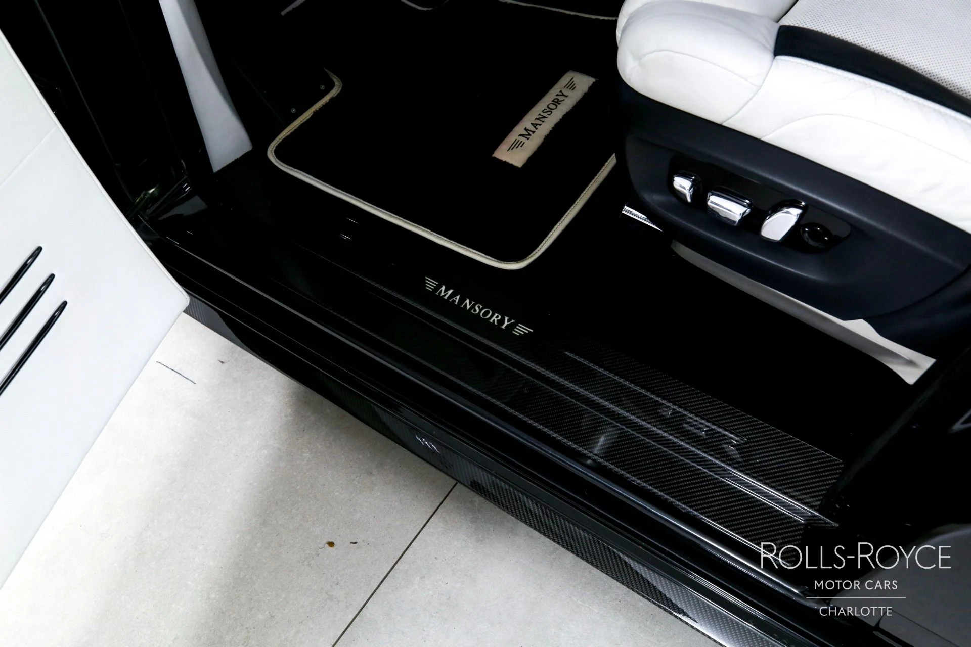 mph016_3621890068_Used_2018_Rolls_Royce_Phantom_1776373653_75dbefefa2