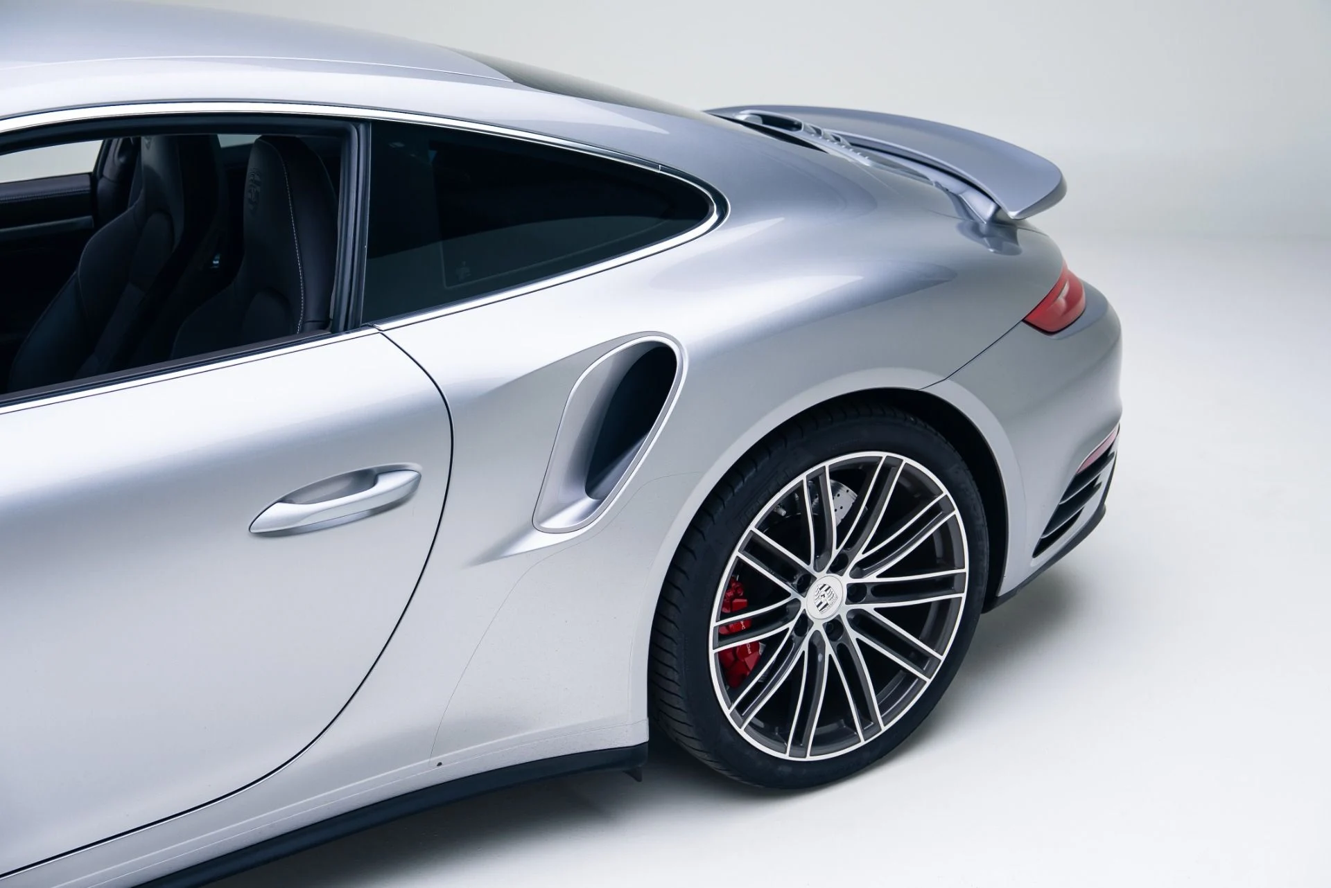 mph016_3624260992_Used_2018_Porsche_911_Turbo_1765307368_d4fcc62fa6