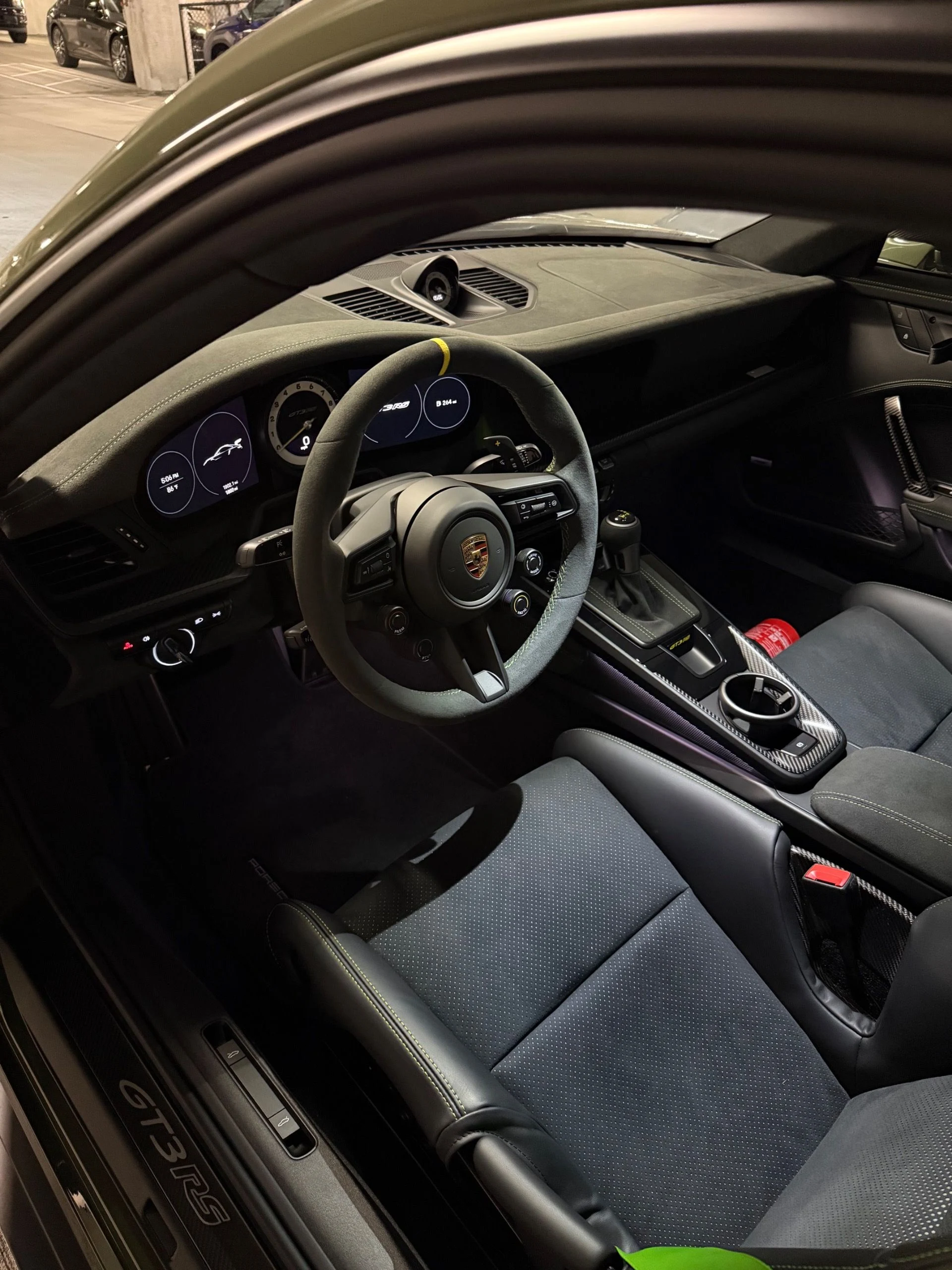 mph016_362650847_Used_2024_Porsche_911_GT_3_RS_1769797360_08d443d923