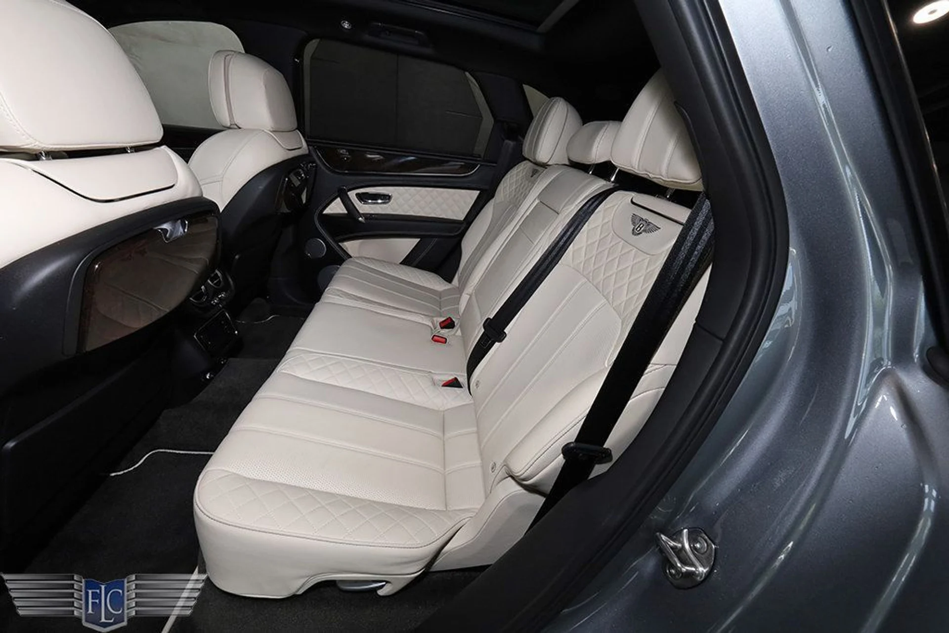 mph016_3627848796_used_2018_bentley_bentayga_onyxeditionawd_9689_22935440_17_1024_d0ccc97898