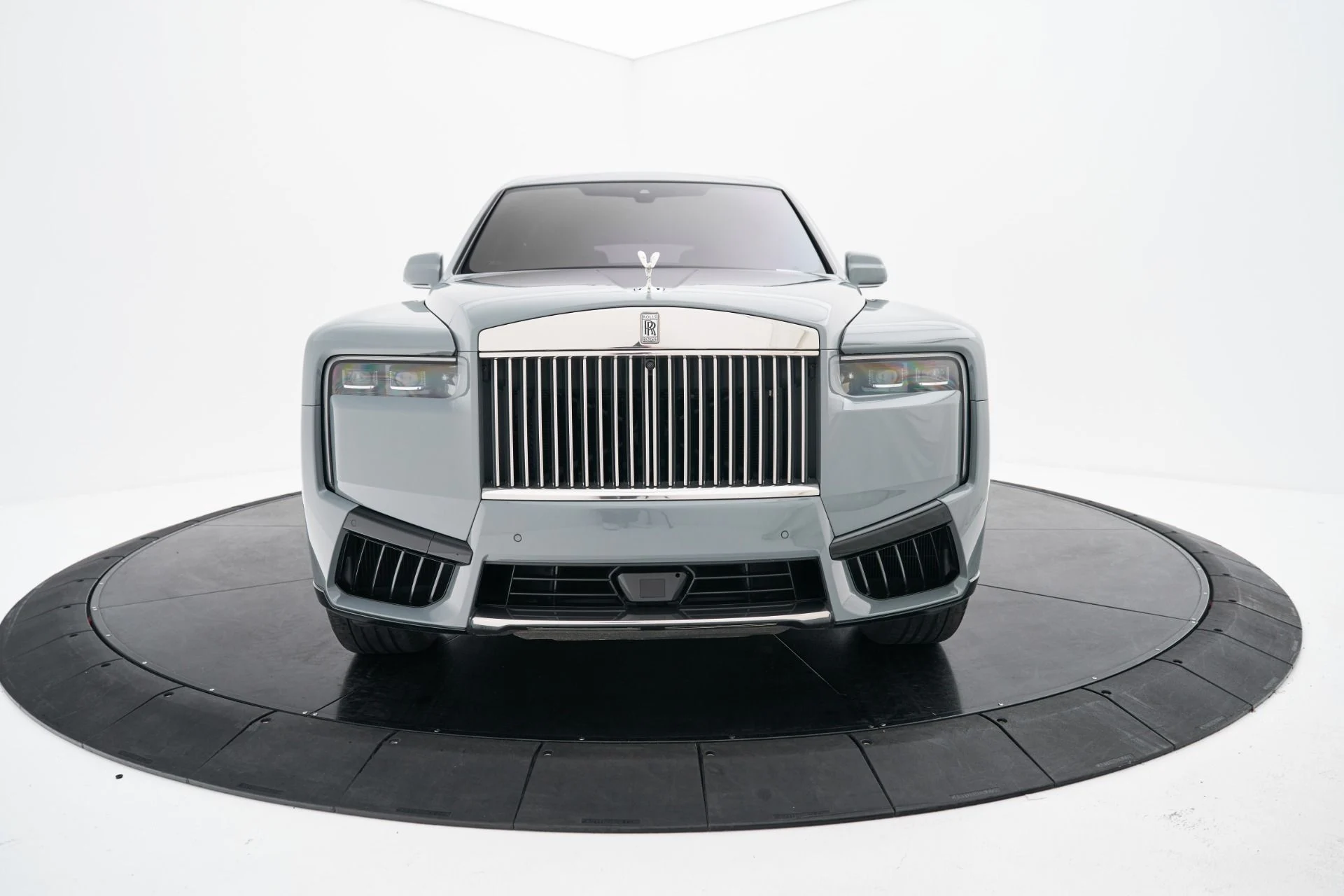 mph016_3628012305_Used_2025_Rolls_Royce_Cullinan_Base_1792628391_db598a779f