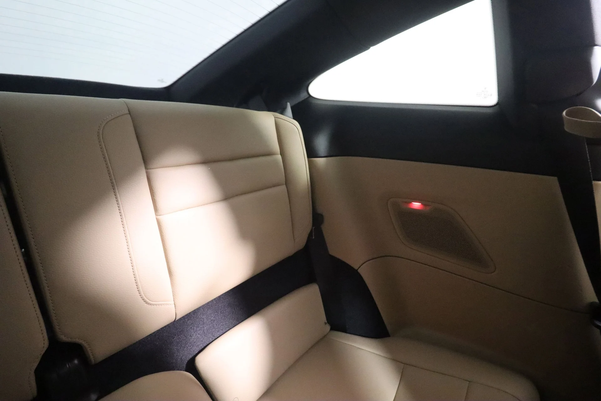 mph016_363229636_75748be47937feb3dce1401df364c4d6x_de2c0d56dc