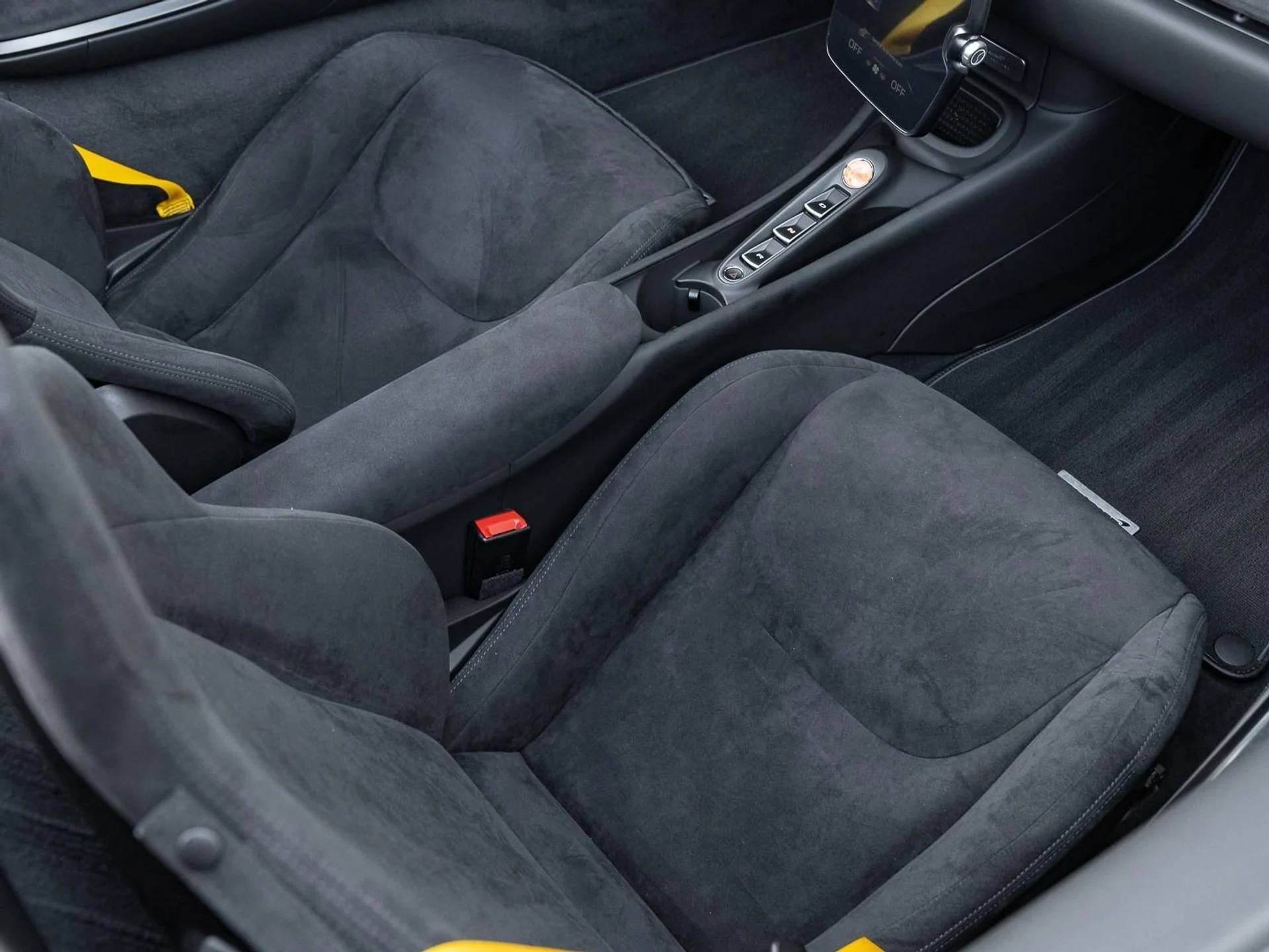 mph016_363290610_Used_2025_Mc_Laren_Artura_Tech_Lux_1764082921_b423dec75d