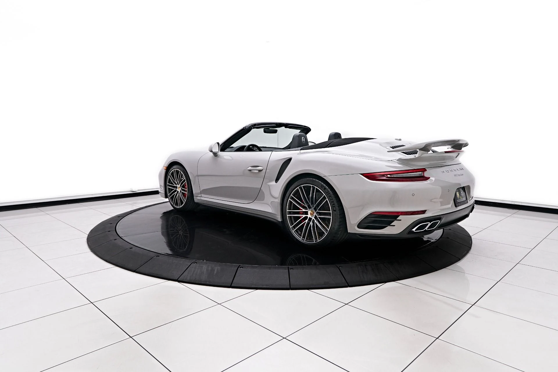 mph016_3634216606_Used_2019_Porsche_911_Turbo_1757547200_24a4098b6d
