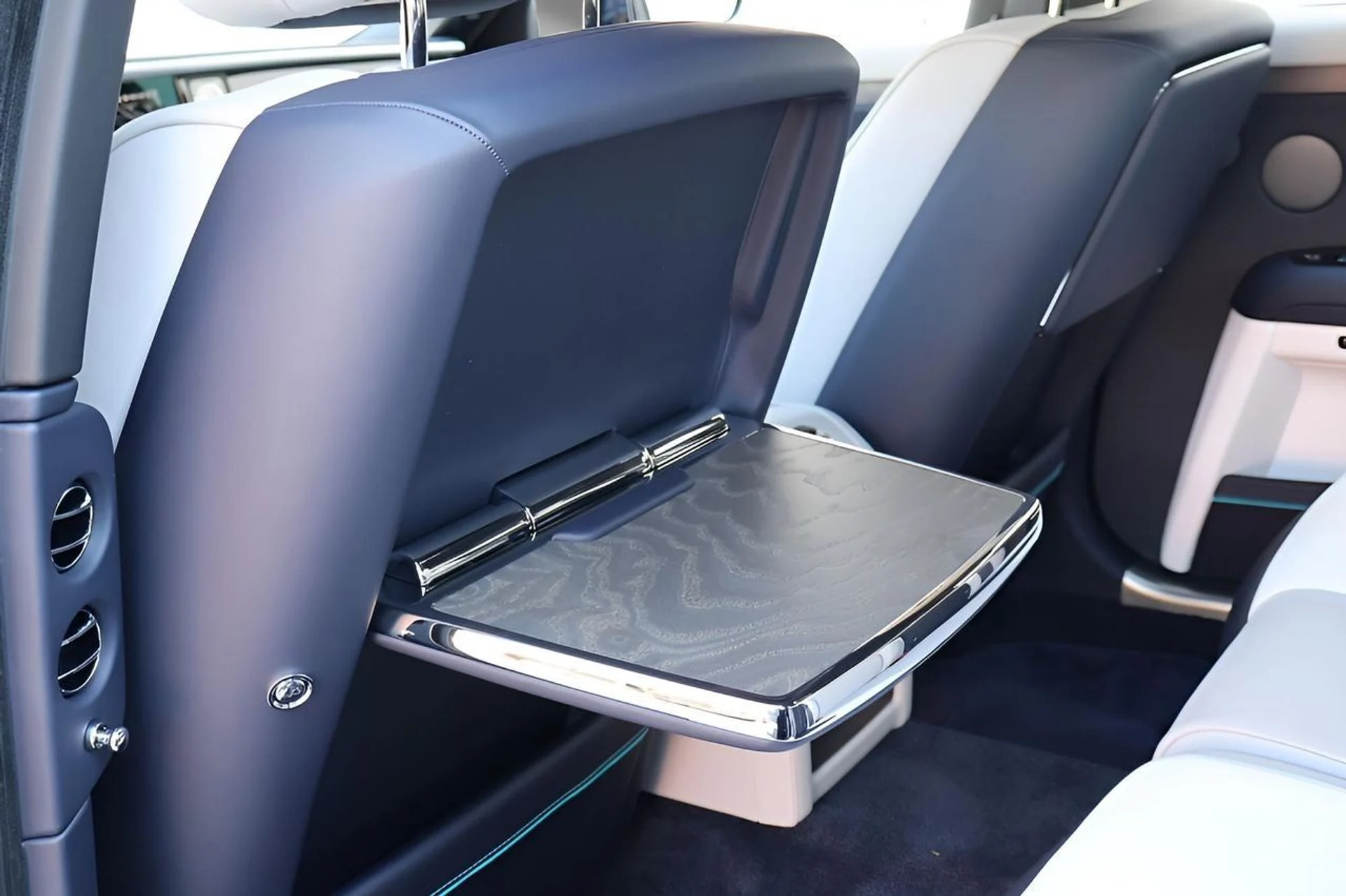 mph016_3635621985_17_23456f49e0