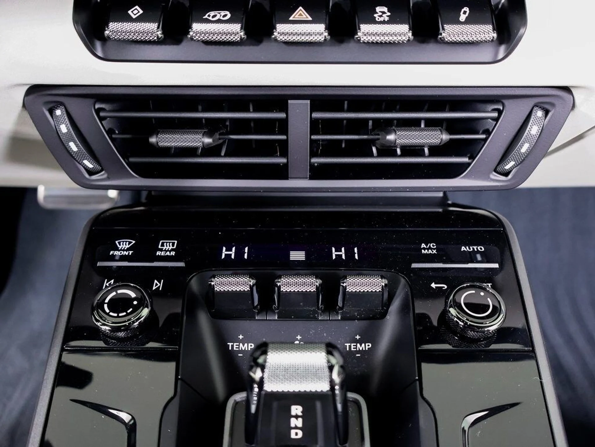 mph016_3639385796_568b3386348a2b4519ab1bbe0336a15ax_013d9ee103