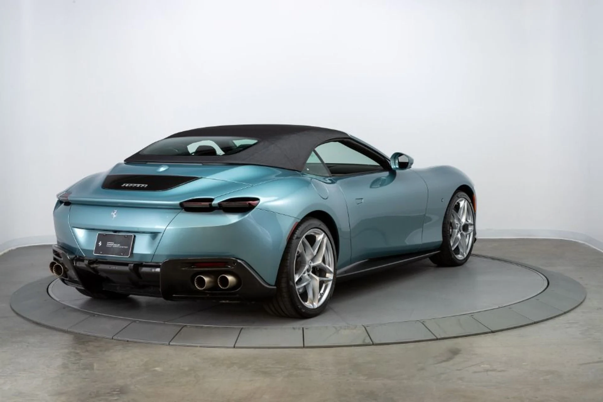 mph016_3647401903_Used_2024_Ferrari_Roma_Spider_0e6aa66334