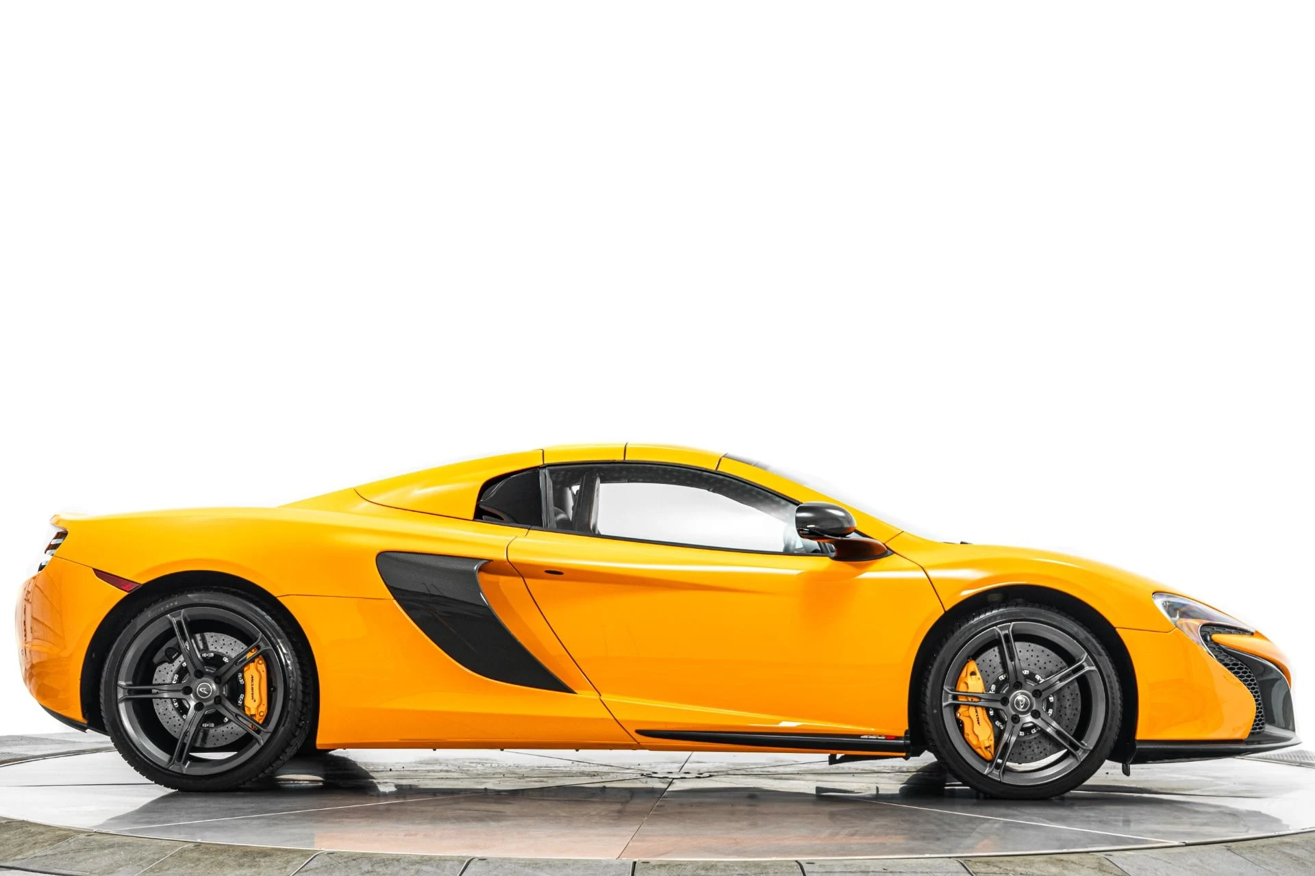mph016_3648334037_Used_2015_Mc_Laren_650_S_Spider_Interior_and_Exterior_Carbon_Packs_Suspension_Lifter_1778269559_4c3e995871