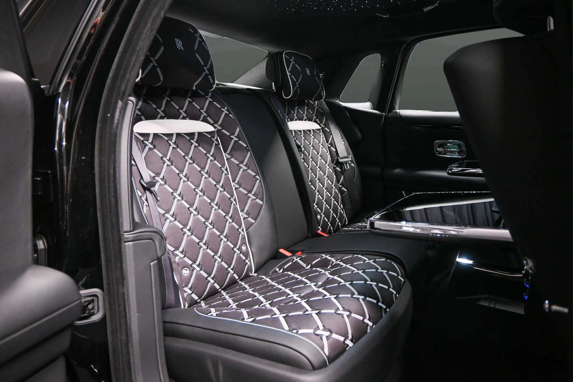 mph016_3651471251_9d25de1f_f335_4970_9e97_3c8a0c9cc55c_202520_Rolls_Royce20_Ghost20282501629_15_6a17fccee5