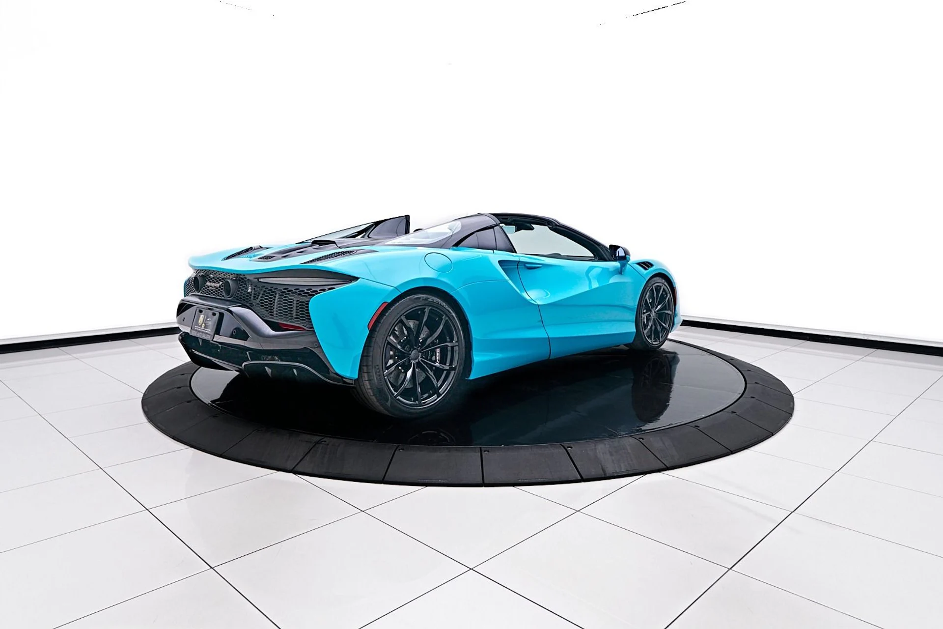 mph016_3661258331_Used_2025_Mc_Laren_Artura_Tech_Lux_1756245195_415954db95