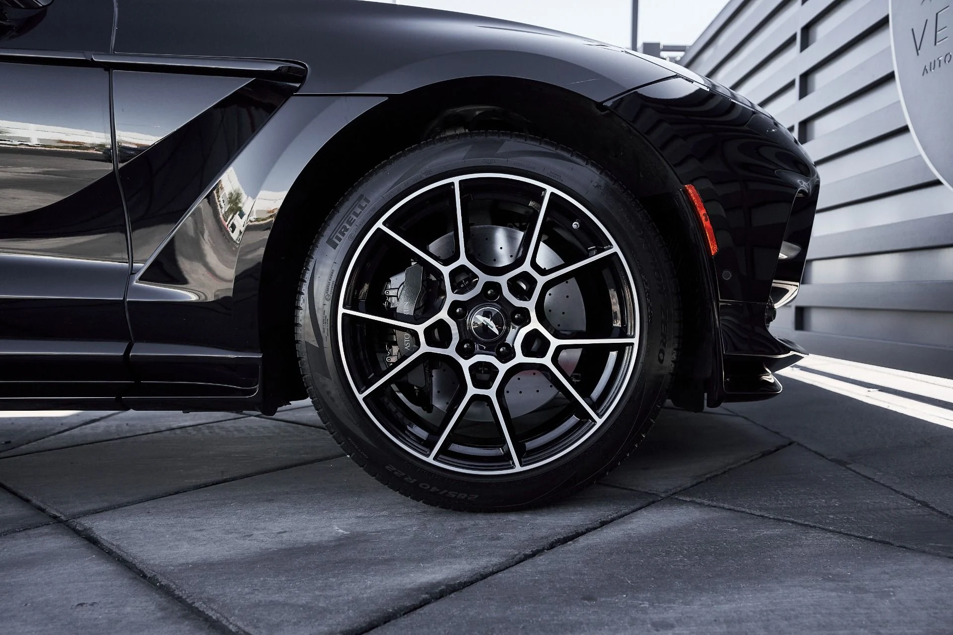 mph016_3662222874_Used_2023_Aston_Martin_DBX_707_1759982286_6a20c829d9