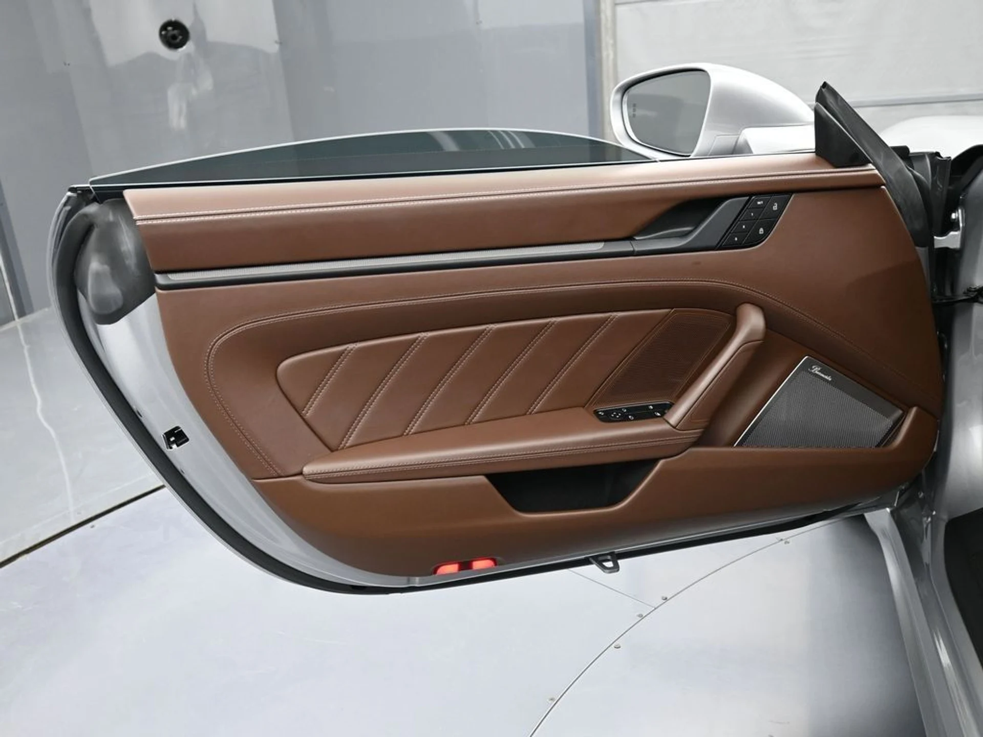 mph016_3664363037_image_16_12f5b07707