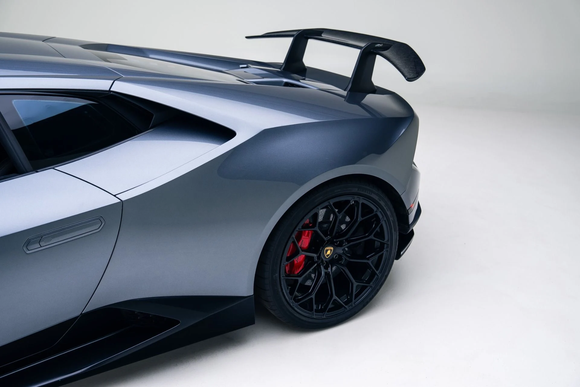 mph016_3669938749_Used_2018_Lamborghini_Huracan_LP_640_4_Performante_1765562514_f428337319