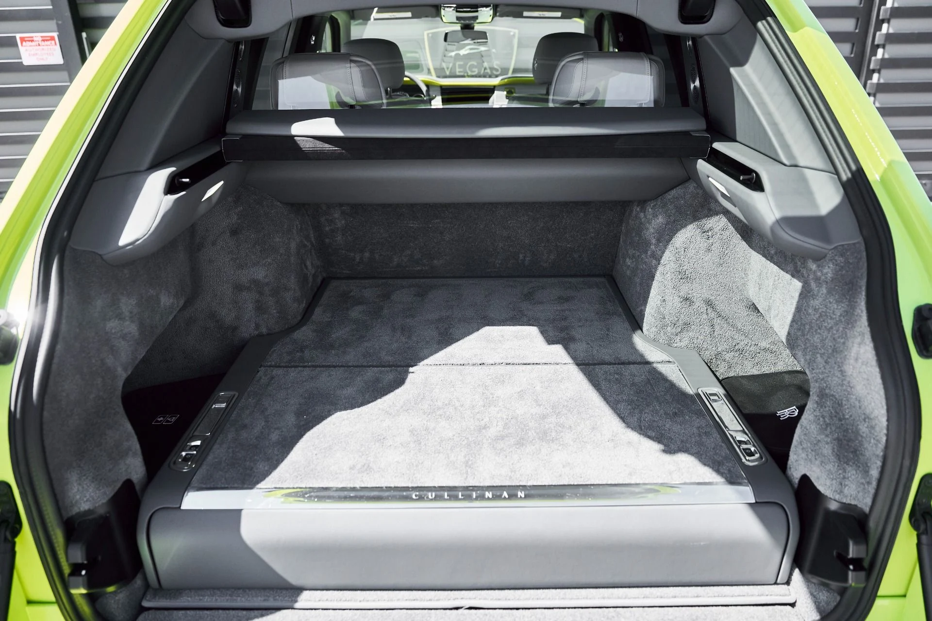 mph016_3671203678_Used_2024_Rolls_Royce_Cullinan_Base_1773162571_672cf14cea