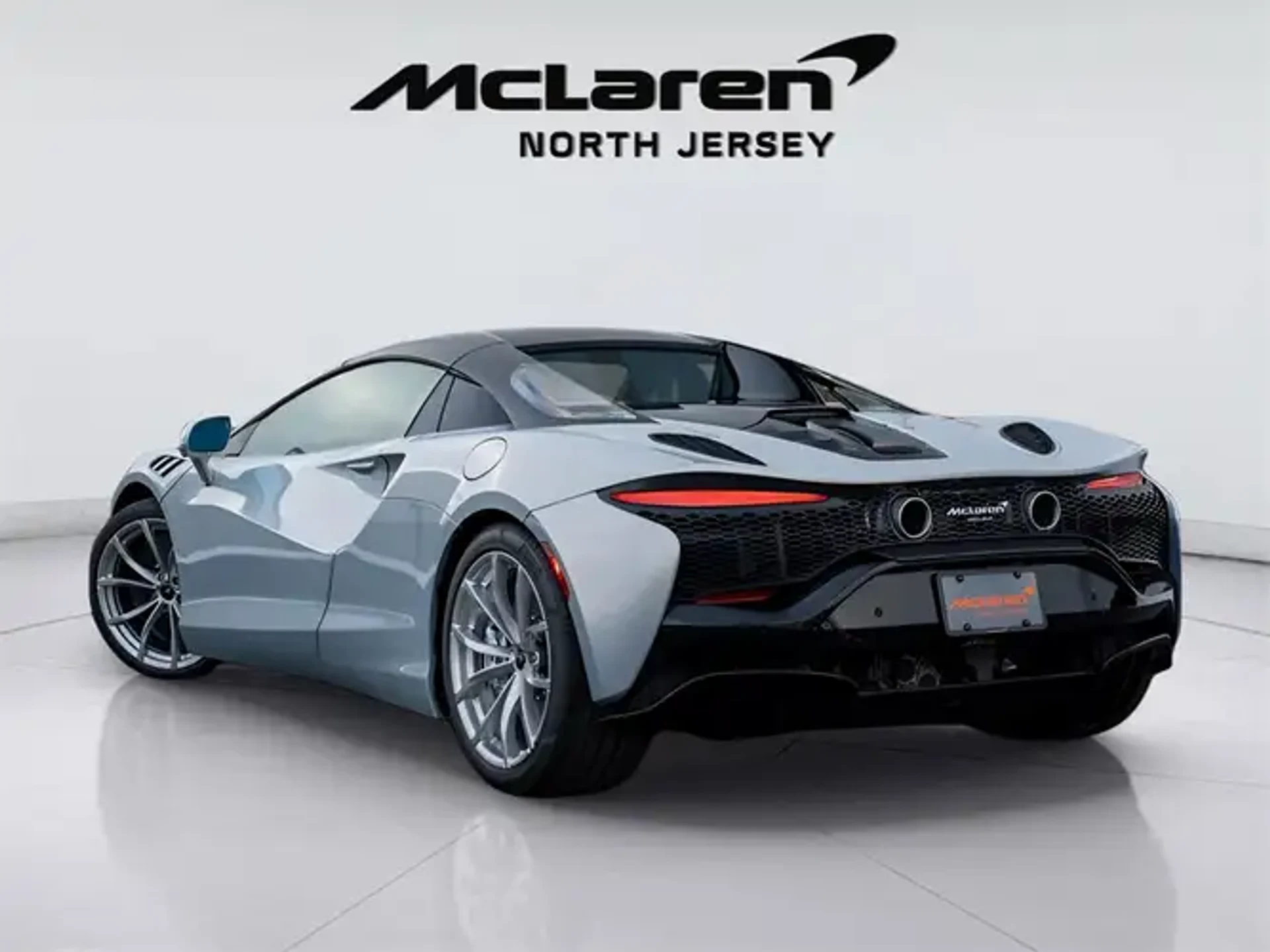 mph016_3674091110_m_F6oyajfavqk_W_Dm2_med_3ec066a36a