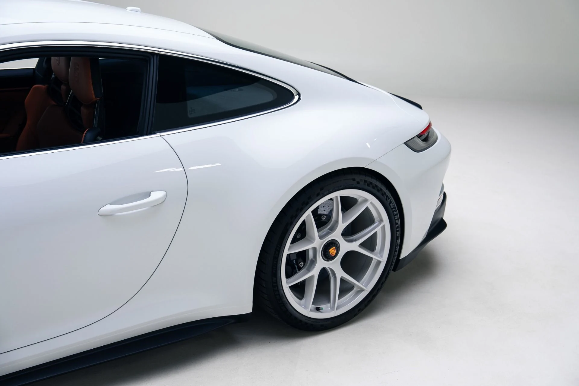 mph016_3678641699_Used_2024_Porsche_911_ST_1767635703_d892325b65