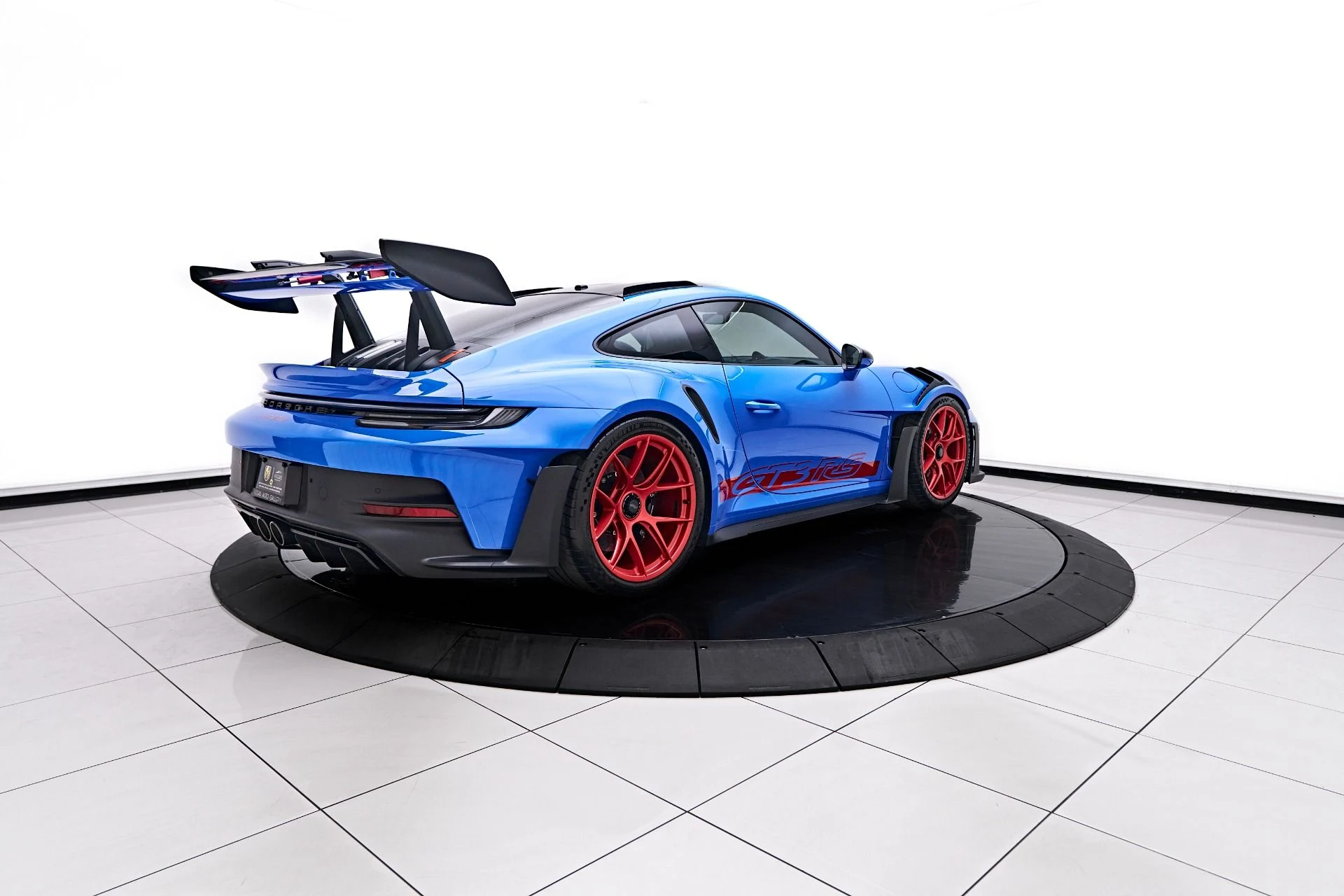 mph016_3679622246_Used_2024_Porsche_911_GT_3_RS_1754618646_b72ba032da