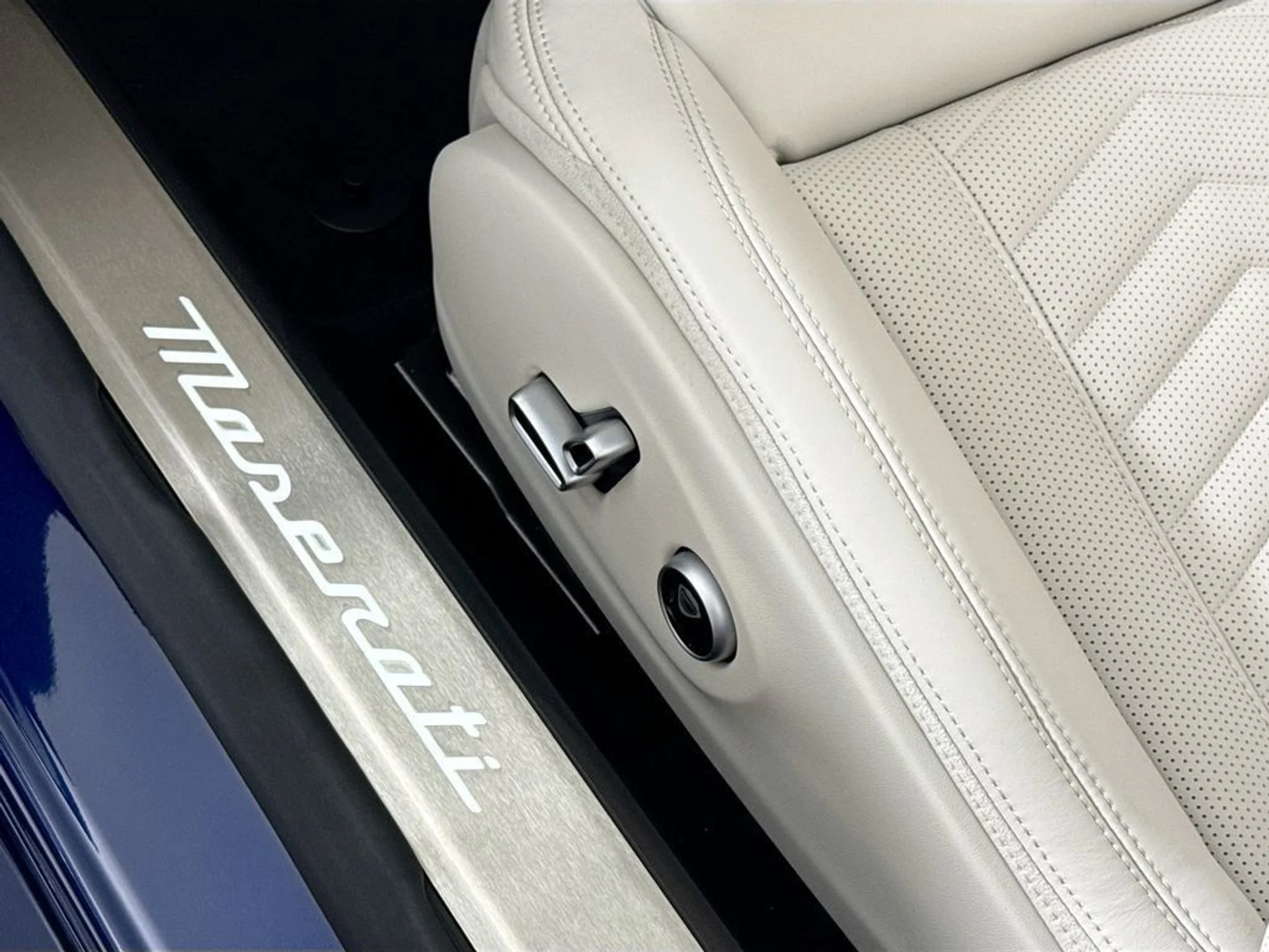 mph016_368157930_new_2026_maserati_grancabrio_convertible_11350_23043236_18_1024_6c56965438