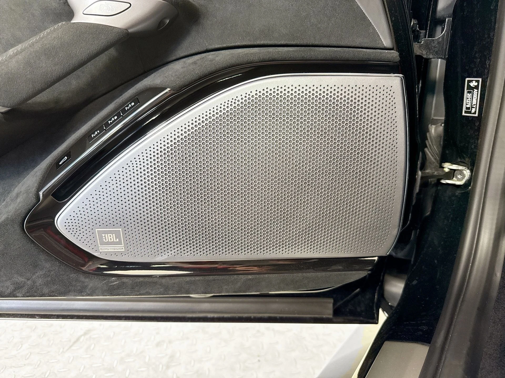 mph016_368436625_e6da5be0a1e2d13103d9c931d1acacfc_bc48543c19