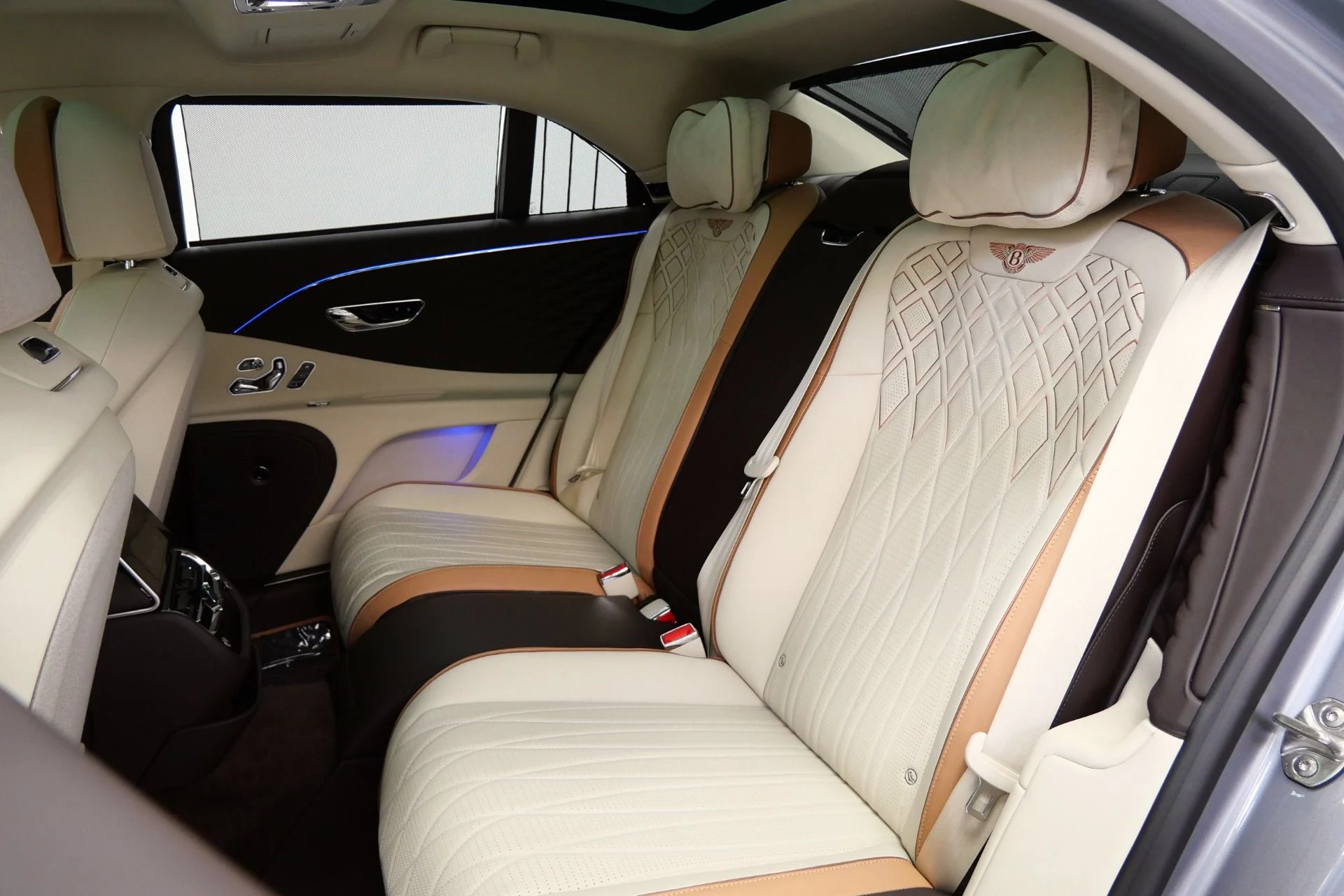 mph016_3691631441_Used_2022_Bentley_Flying_Spur_Hybrid_Odyssean_Edition_266_K_MSRP_Sustainable_Interior_Trim_1770409393_60c675c855