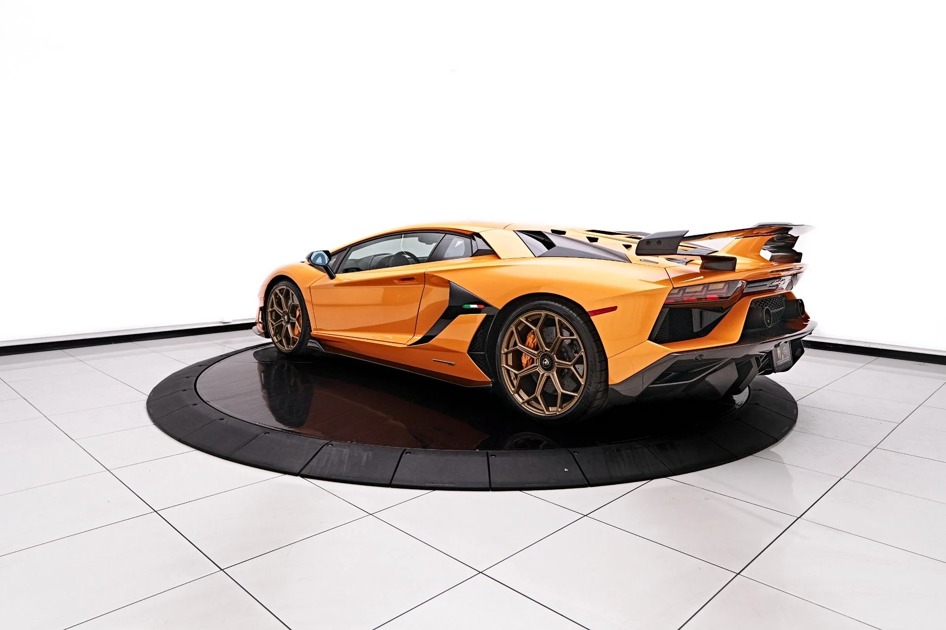 mph016_3691747947_Used_2021_Lamborghini_Aventador_SVJ_Base_1755224573_d2d1131ef5