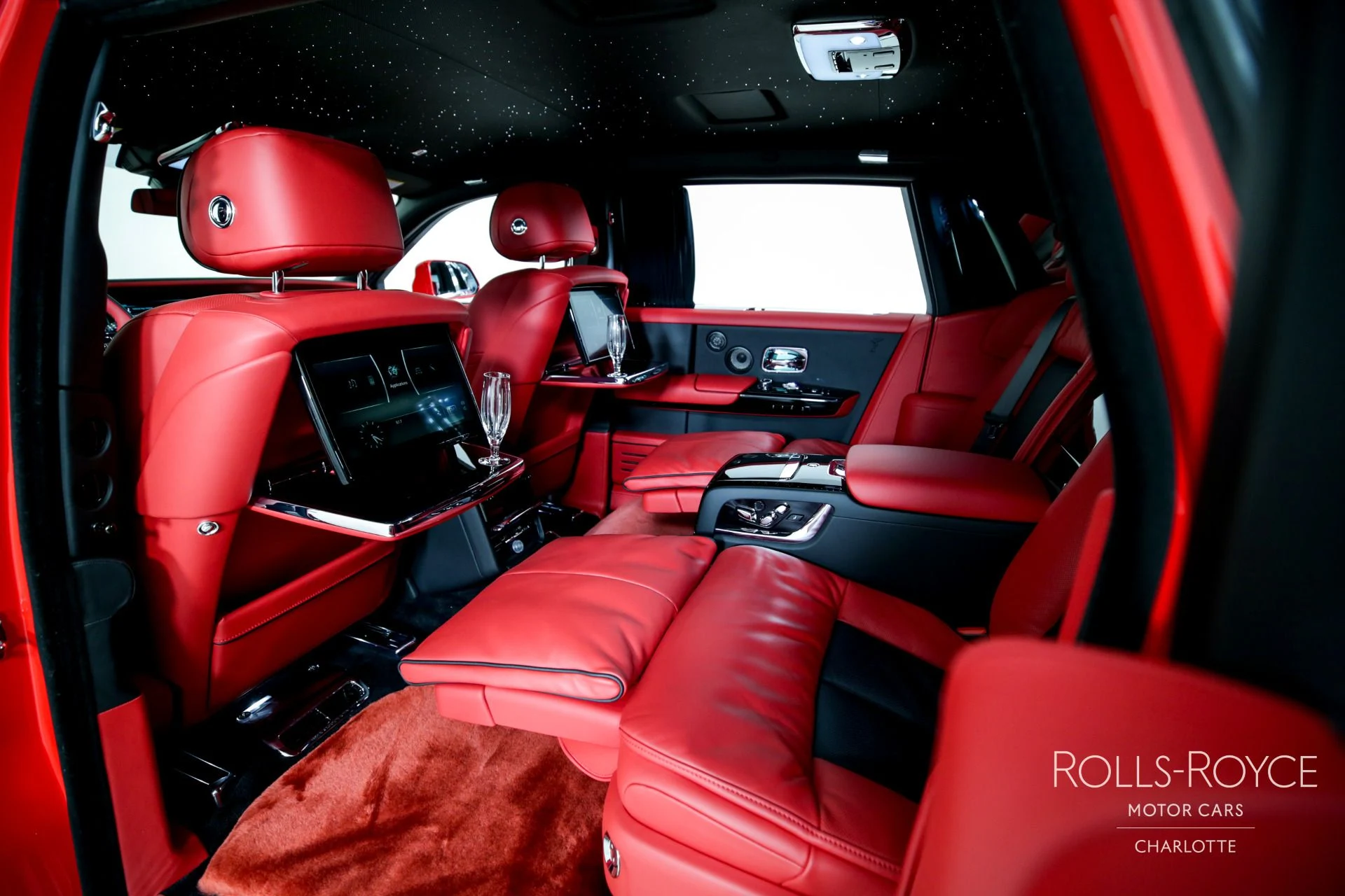 mph016_36994504_Used_2024_Rolls_Royce_Phantom_EWB_1745331546_c7d40b864c