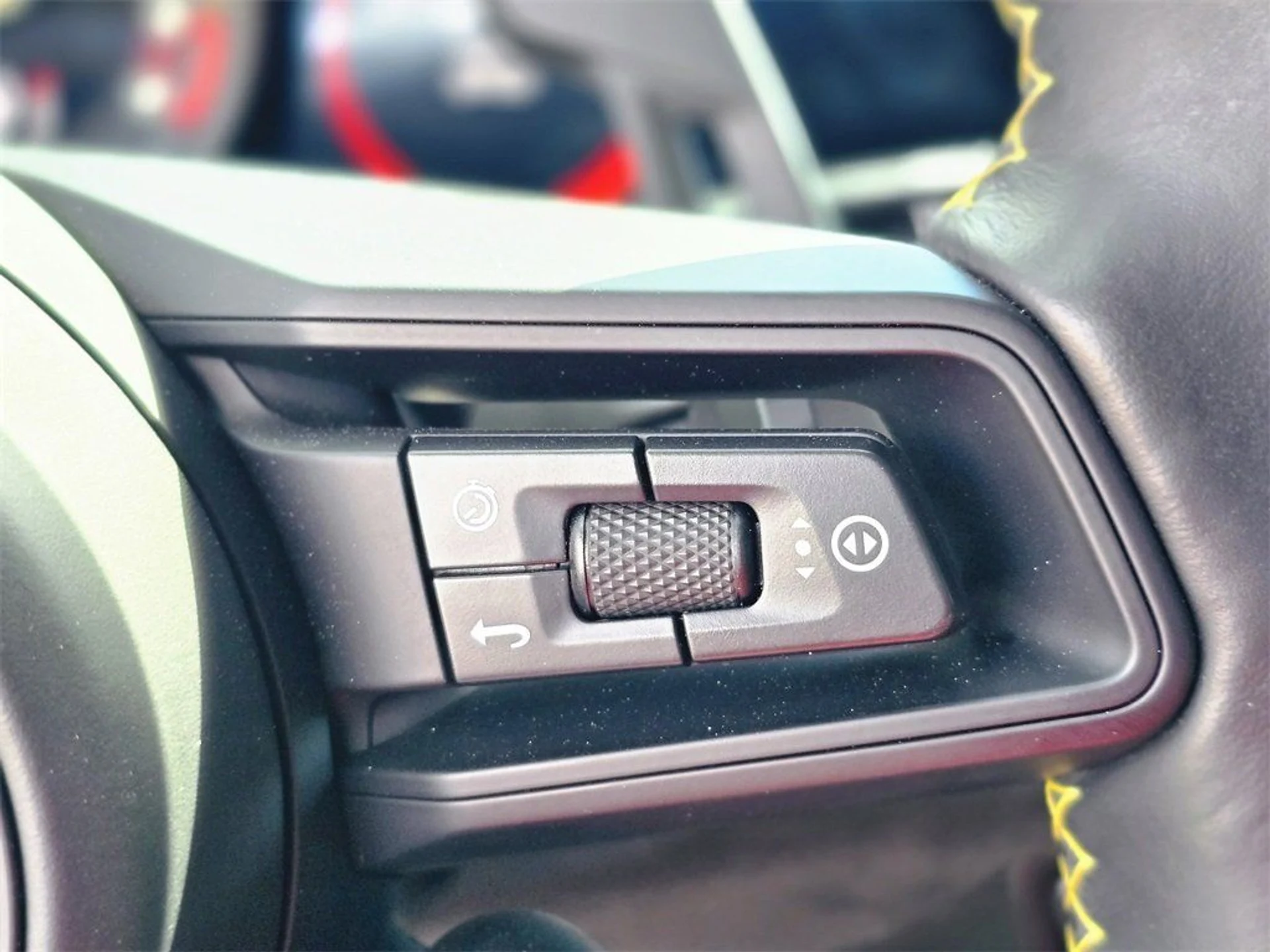 mph016_370223815_bdaf05554c6889c729e740a5b612b246_914266c891