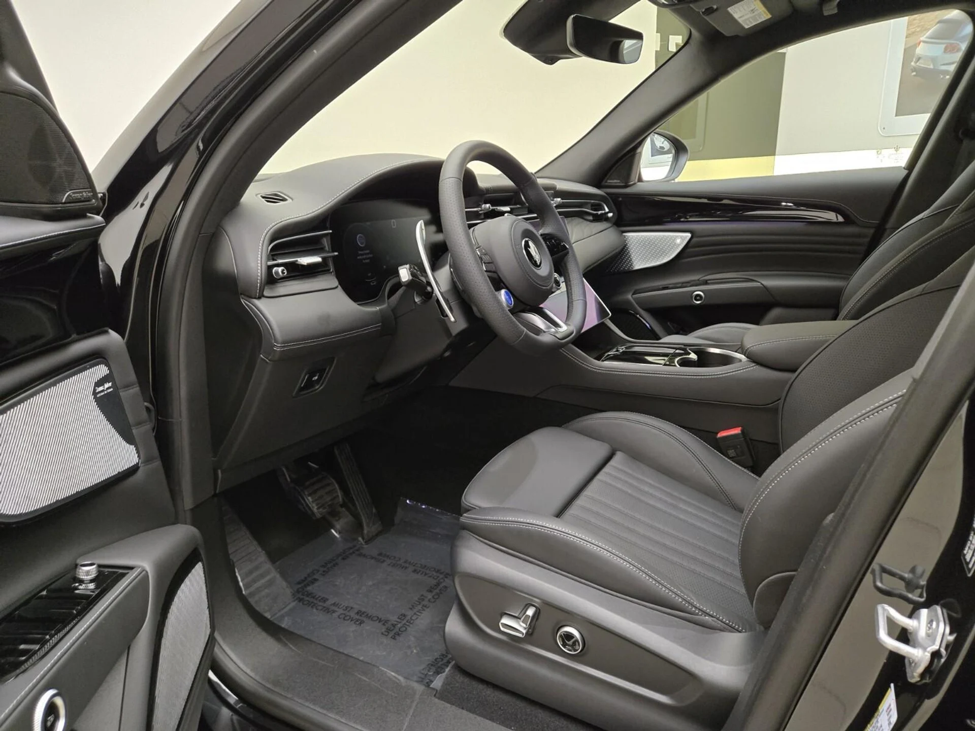 mph016_3705838470_New_2025_Maserati_Grecale_Folgore_1753161927_7ce3133436