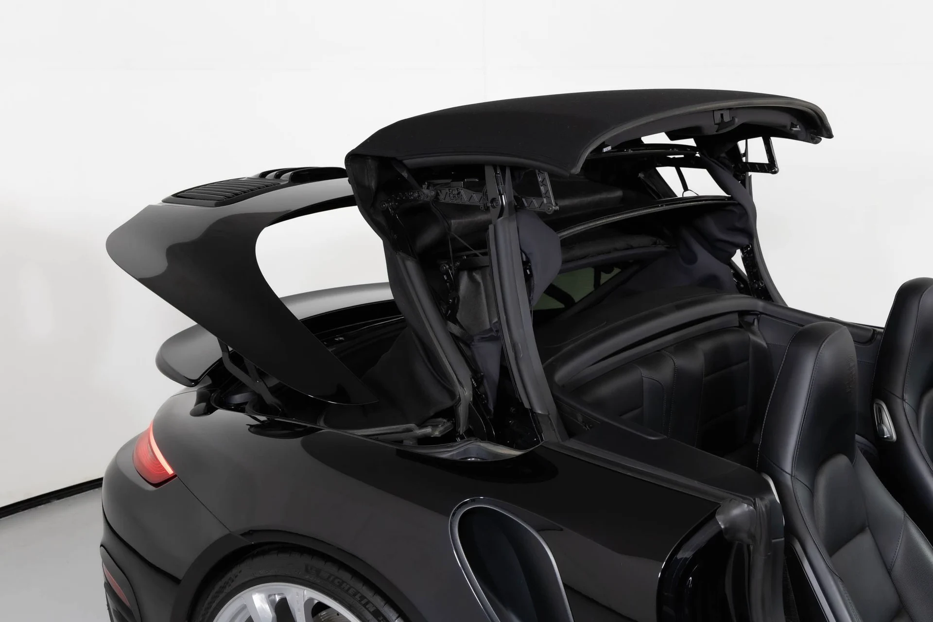 mph016_3714955769_84ffd8c9361e491094b4acebcd95d416_657a8d3197