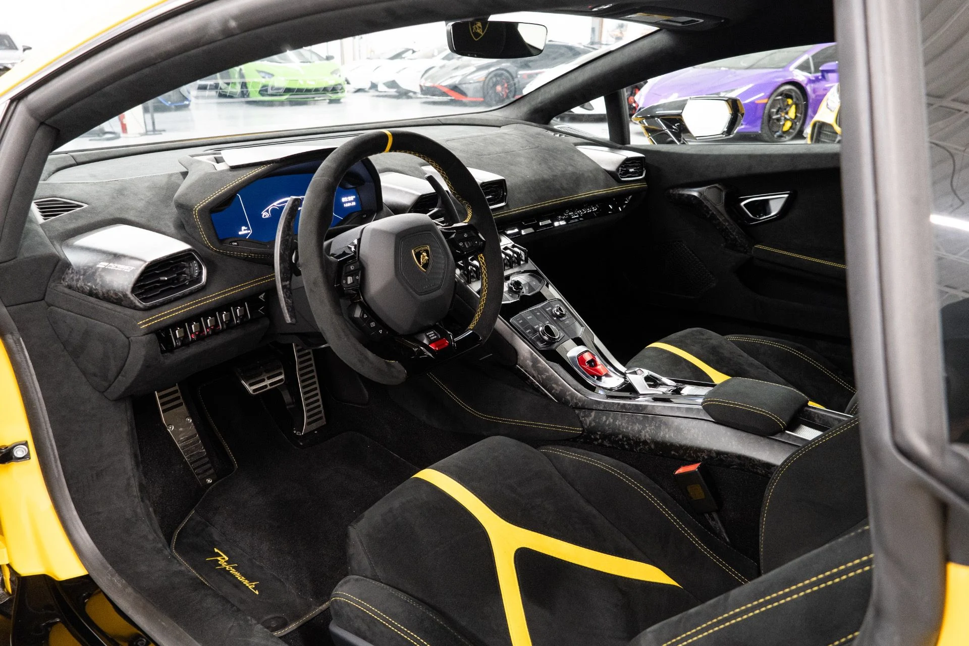 mph016_3724389722_Used_2019_Lamborghini_Huracan_LP_640_4_Performante_1764627885_f137f4d0ec