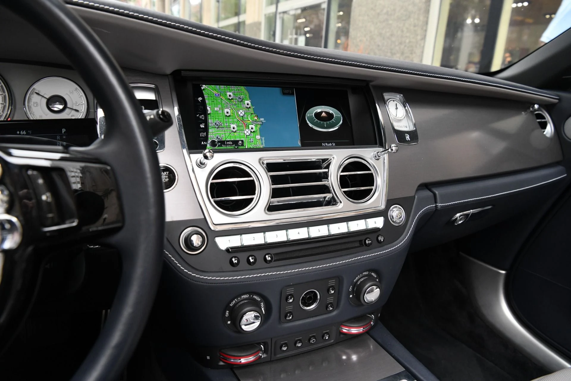 mph016_3733545824_9708_p18_l_3d09b65aea