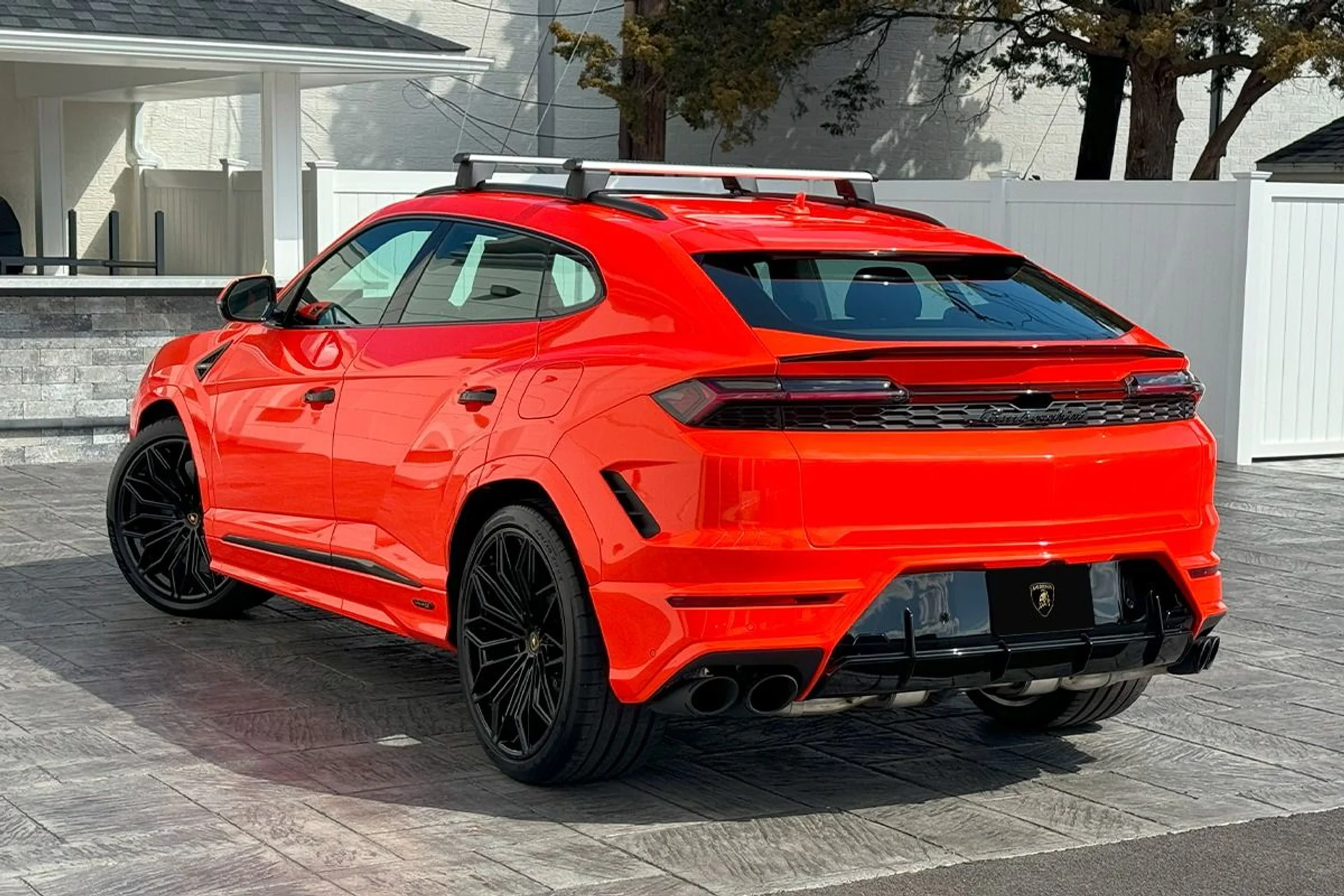 mph016_3734050693_Used_2025_Lamborghini_Urus_SE_1764804776_aac229dfe7